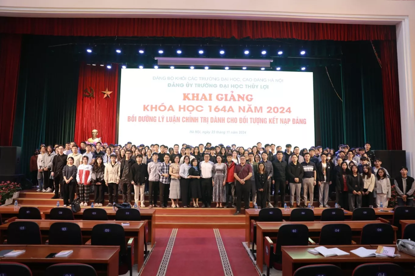 Đảng bộ Trường Đại học Thủy lợi đẩy mạnh công tác phát triển đảng viên, góp phần giữ vững vị thế ‘điểm sáng’ của Đảng bộ các trường Đại học, Cao đẳng Hà Nội trong công tác phát triển Đảng của Thủ đô