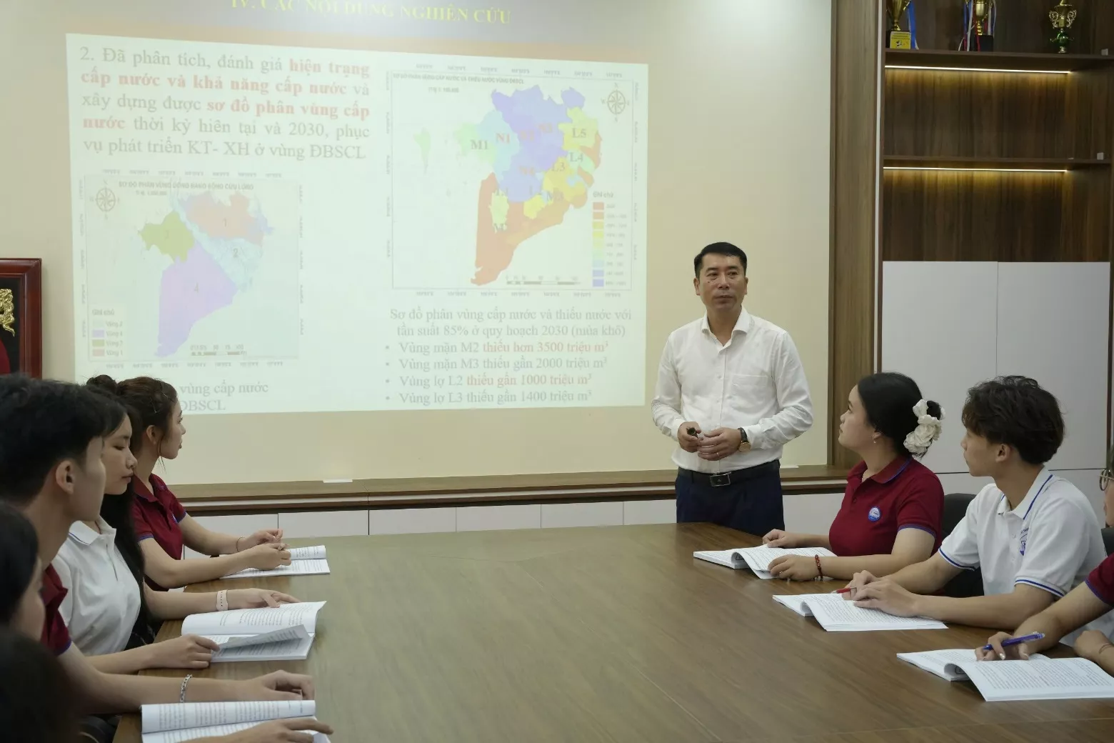 Một số giải pháp nâng cao hiệu quả hoạt động của mô hình Khoa &#038; Viện trong đào tạo, nghiên cứu và chuyển giao công nghệ tại Trường Đại học Thủy Lợi trước tác động của công nghệ số và trí tuệ nhân tạo