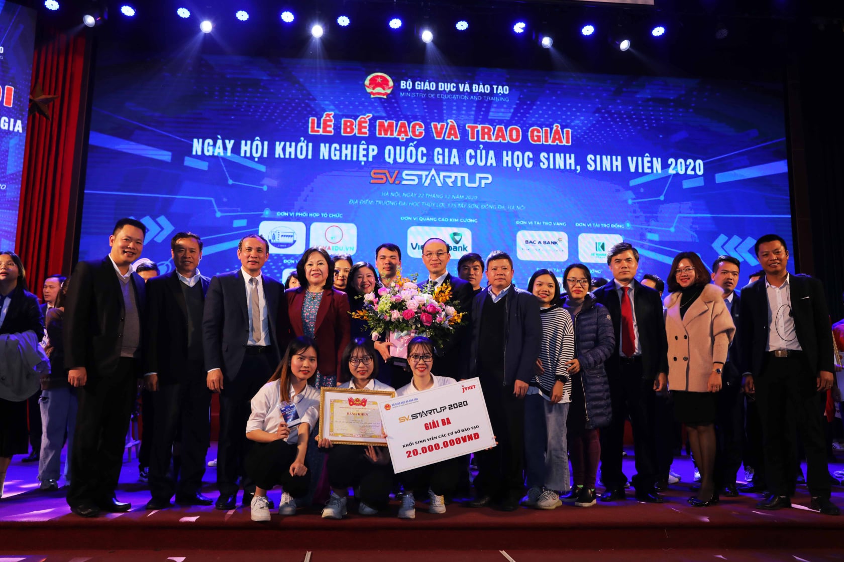 Thuyloi University Students Win High Prize at the 2020 National Startup Day for Students