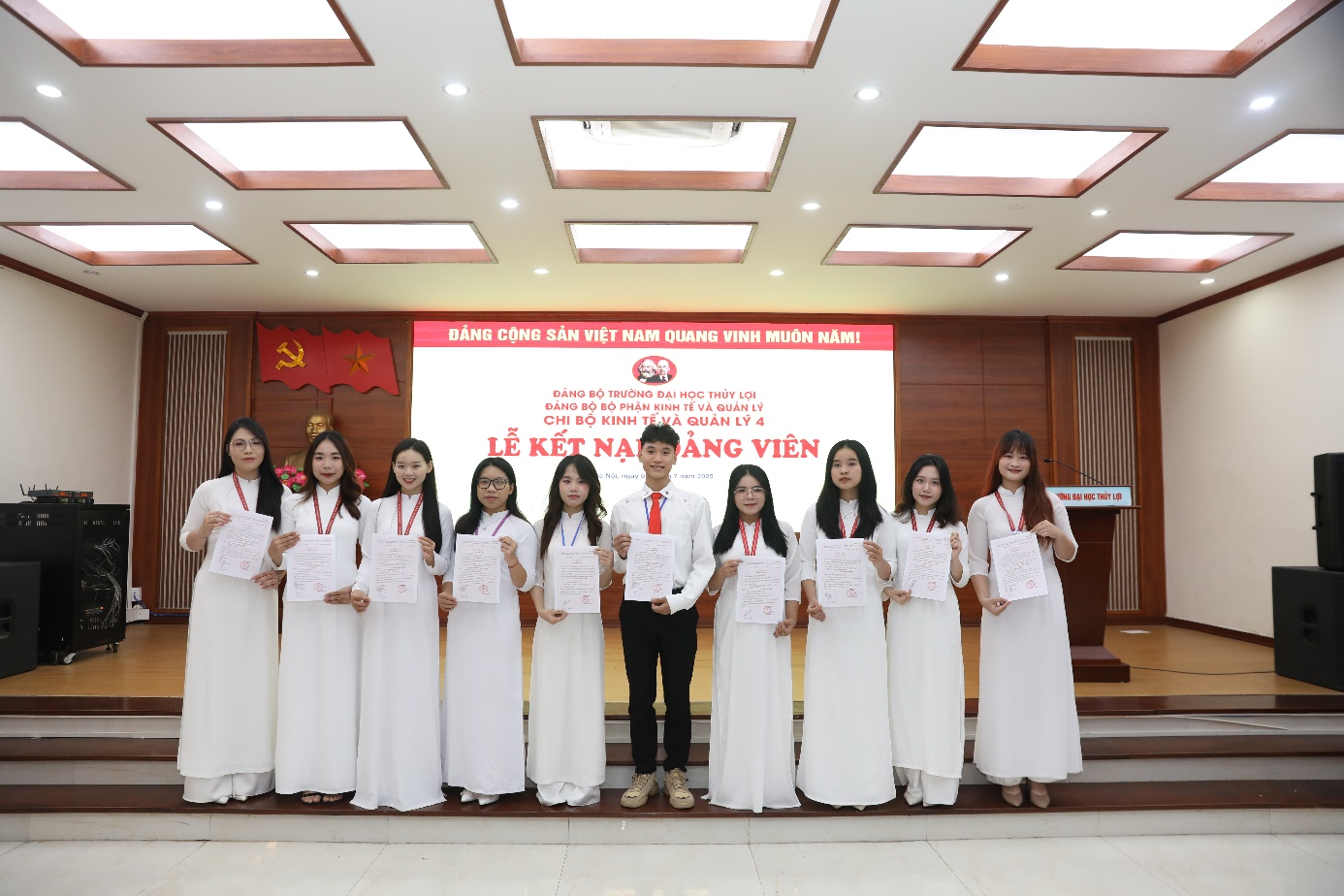 Lễ kết nạp Đảng viên mới – Dấu ấn tuổi trẻ, trách nhiệm với Tổ quốc