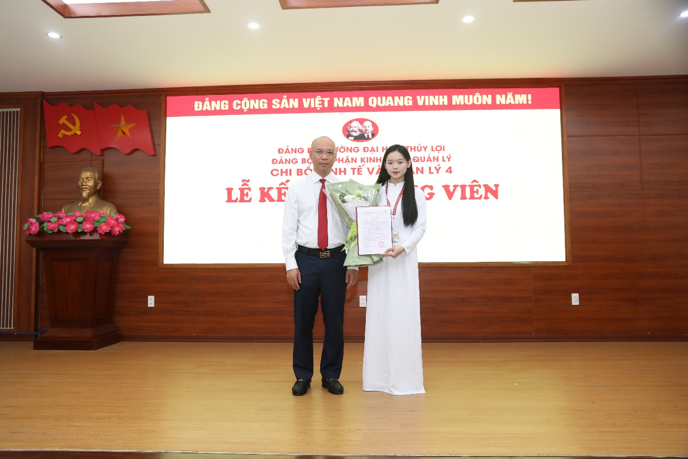 Lễ kết nạp Đảng viên mới – Dấu ấn tuổi trẻ, trách nhiệm với Tổ quốc