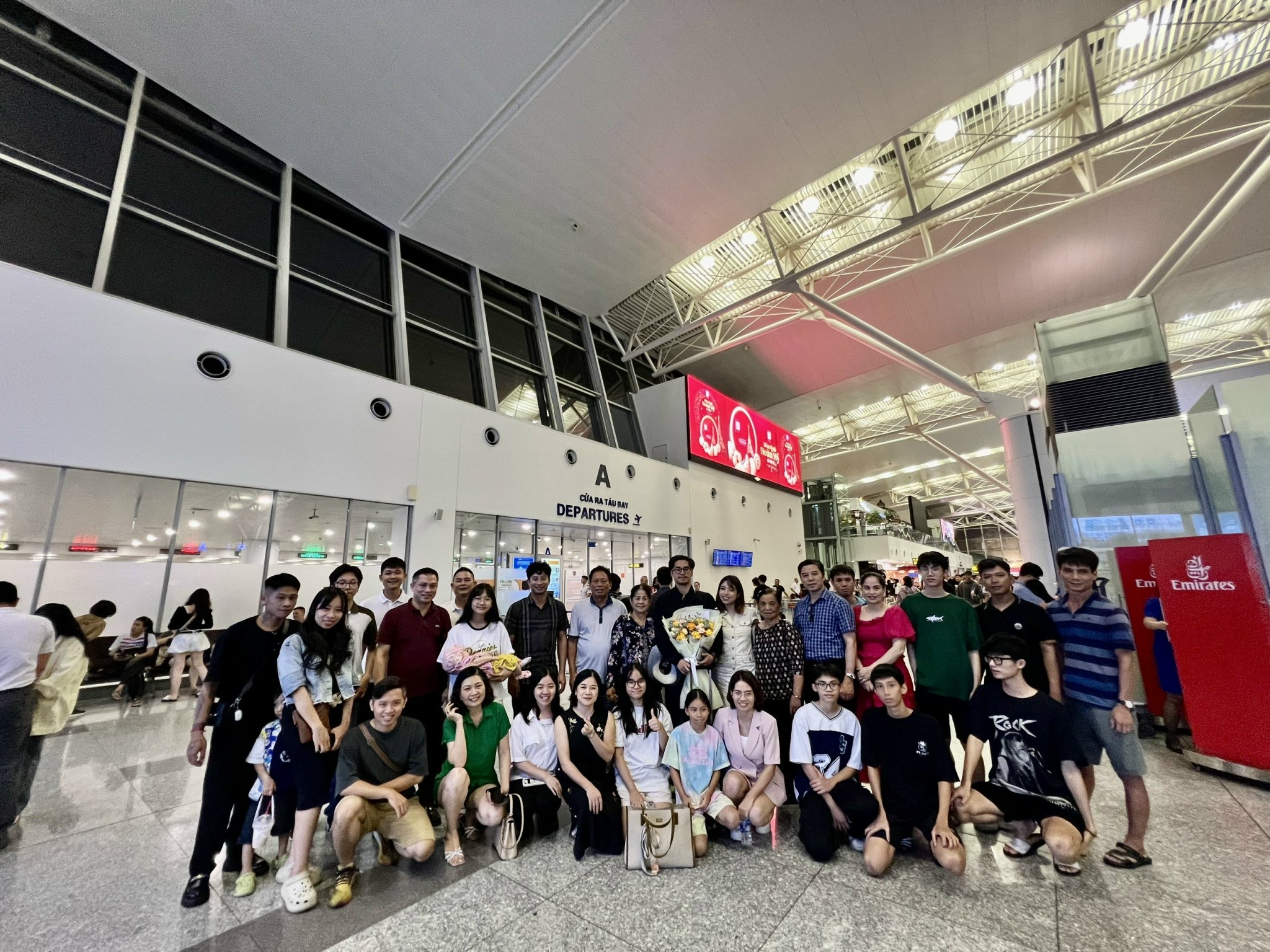 Gió biển thổi từ mái trường đỏ phù sa