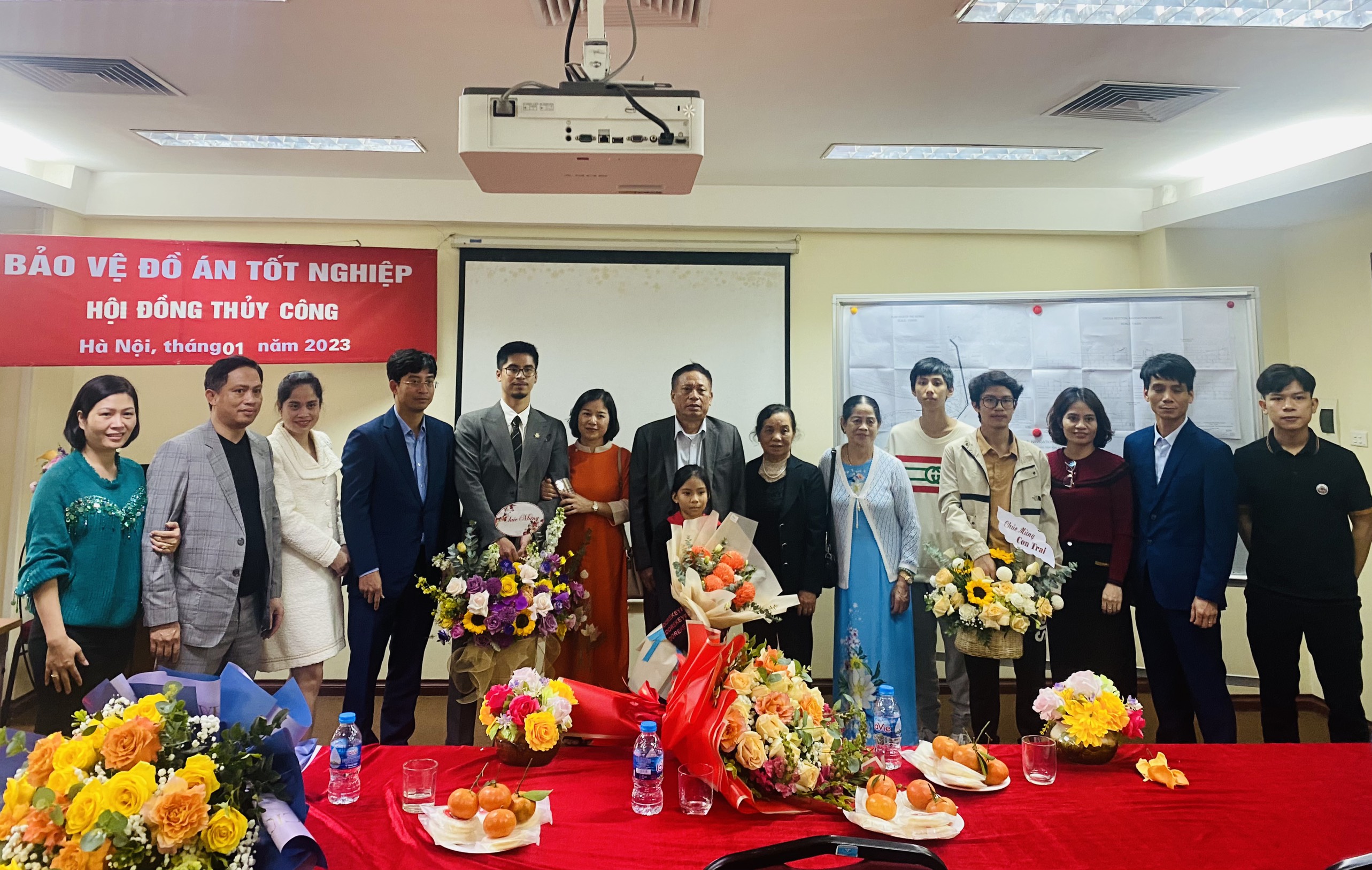 Gió biển thổi từ mái trường đỏ phù sa