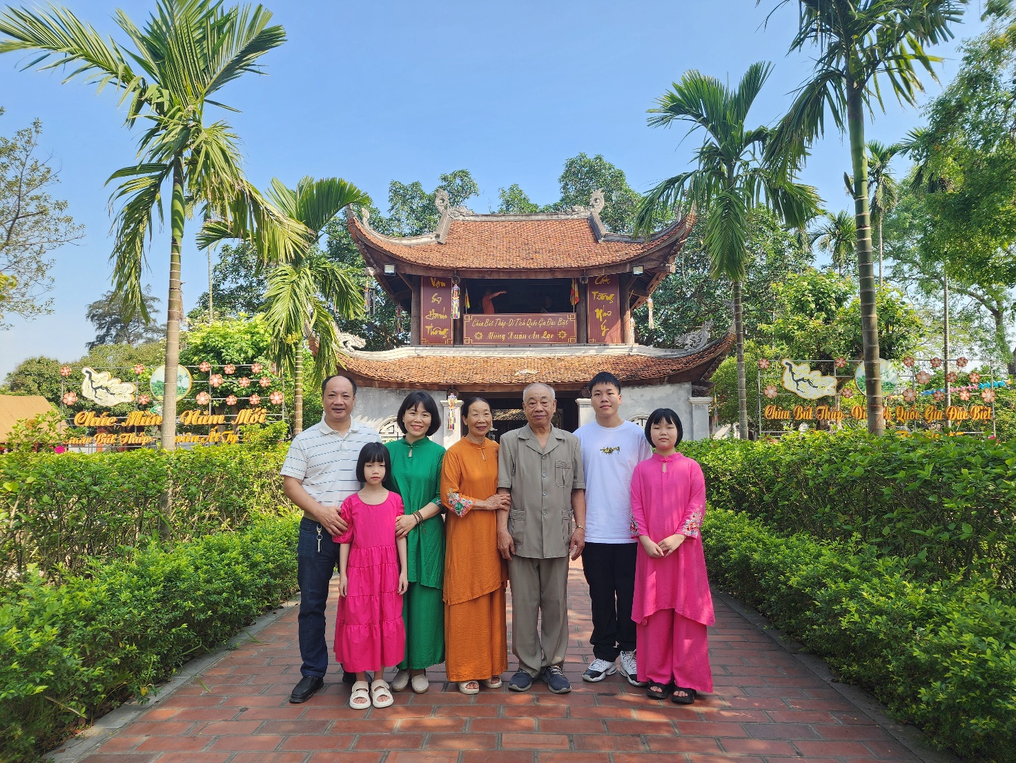 Hành trình ba thế hệ viết tiếp giấc mơ bên dòng nước lớn