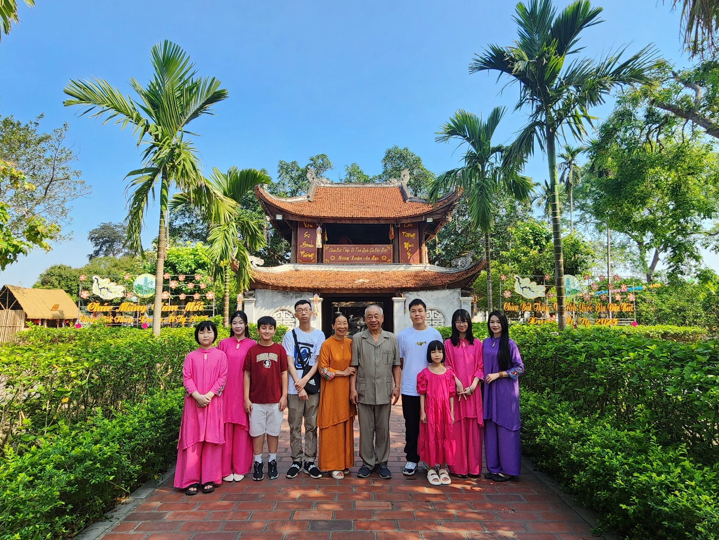 Hành trình ba thế hệ viết tiếp giấc mơ bên dòng nước lớn