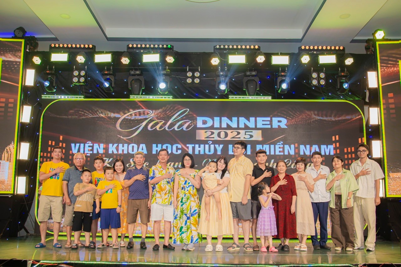 Gặp lại tuổi trẻ trong ánh mắt người thân