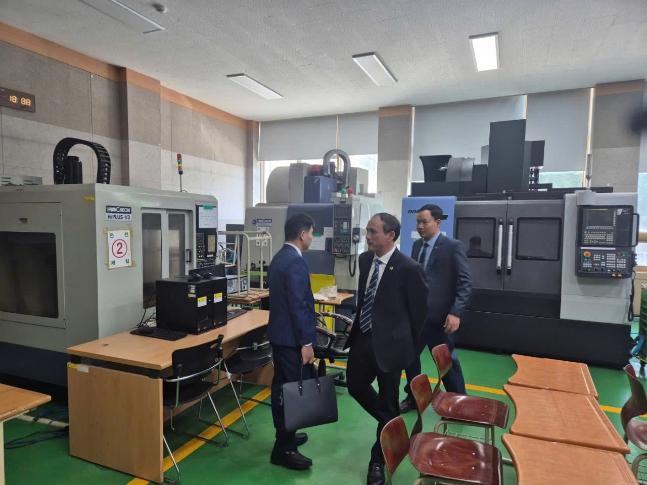 Thuyloi University Signs Cooperation Agreement with Chosun College of Science and Technology (South Korea)