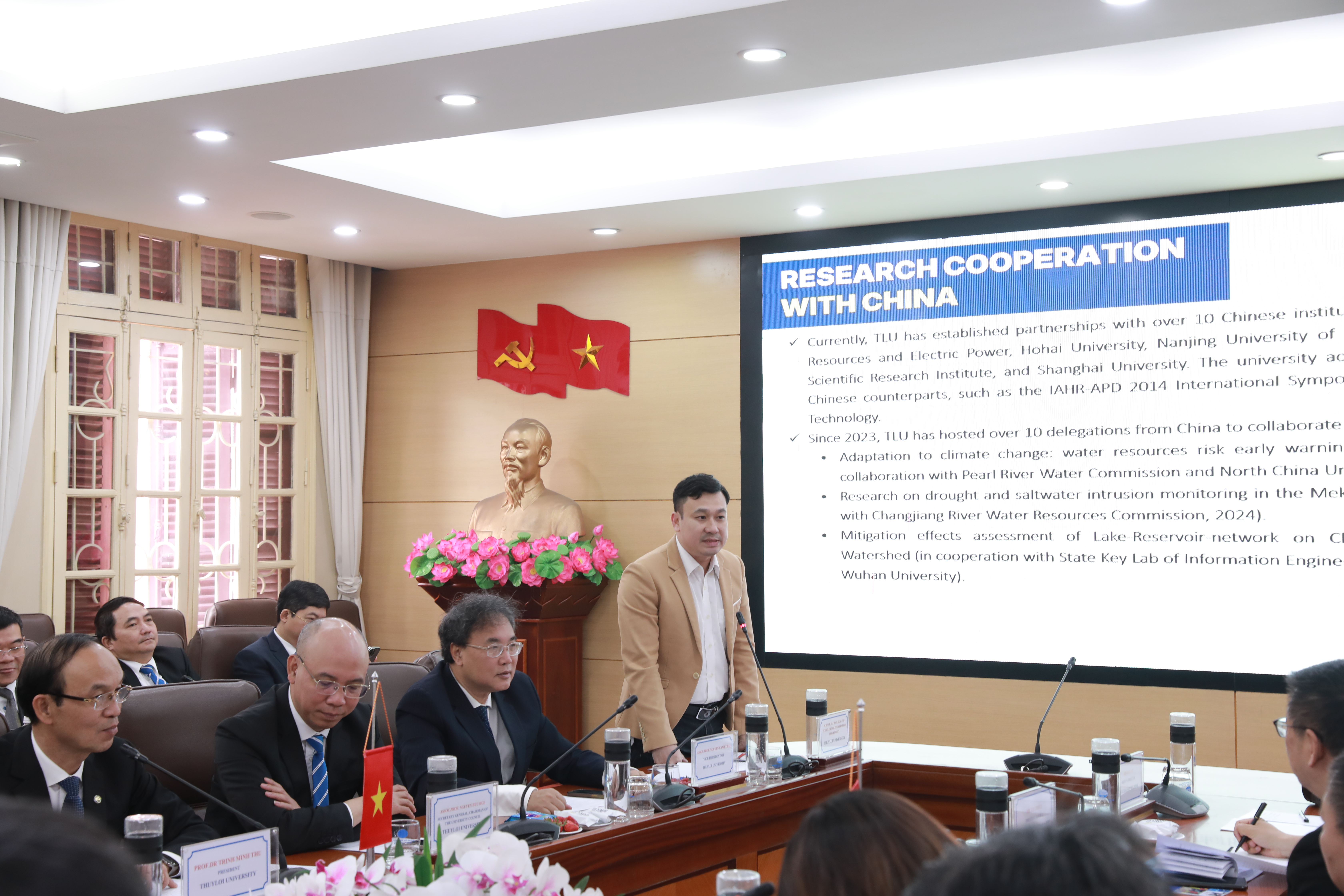 Bộ Trưởng Bộ Thủy lợi Trung Quốc Lý Quốc Anh thăm và làm việc với Bộ Nông nghiệp và Môi trường Việt Nam, Trường Đại học Thủy lợi