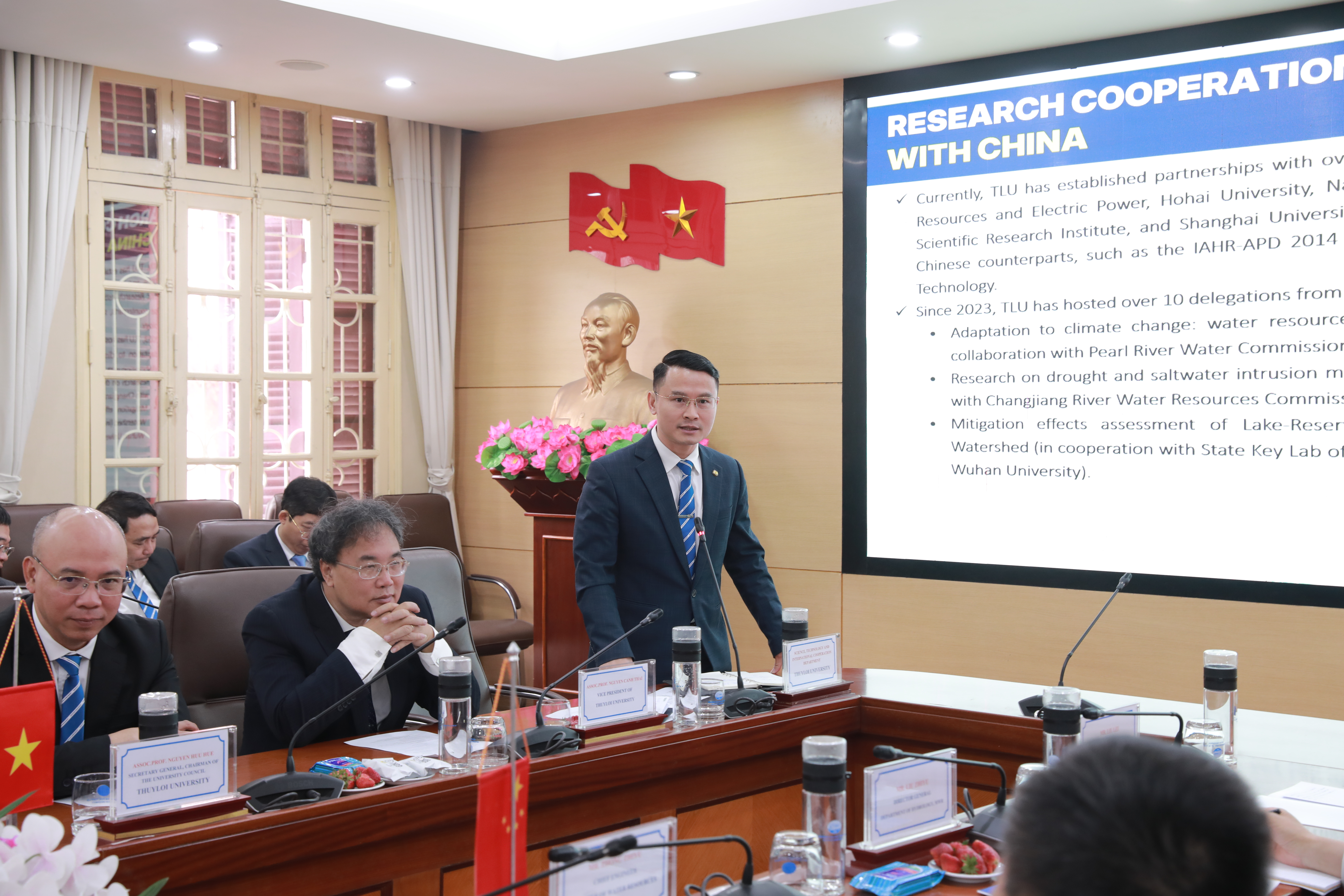 Bộ Trưởng Bộ Thủy lợi Trung Quốc Lý Quốc Anh thăm và làm việc với Bộ Nông nghiệp và Môi trường Việt Nam, Trường Đại học Thủy lợi