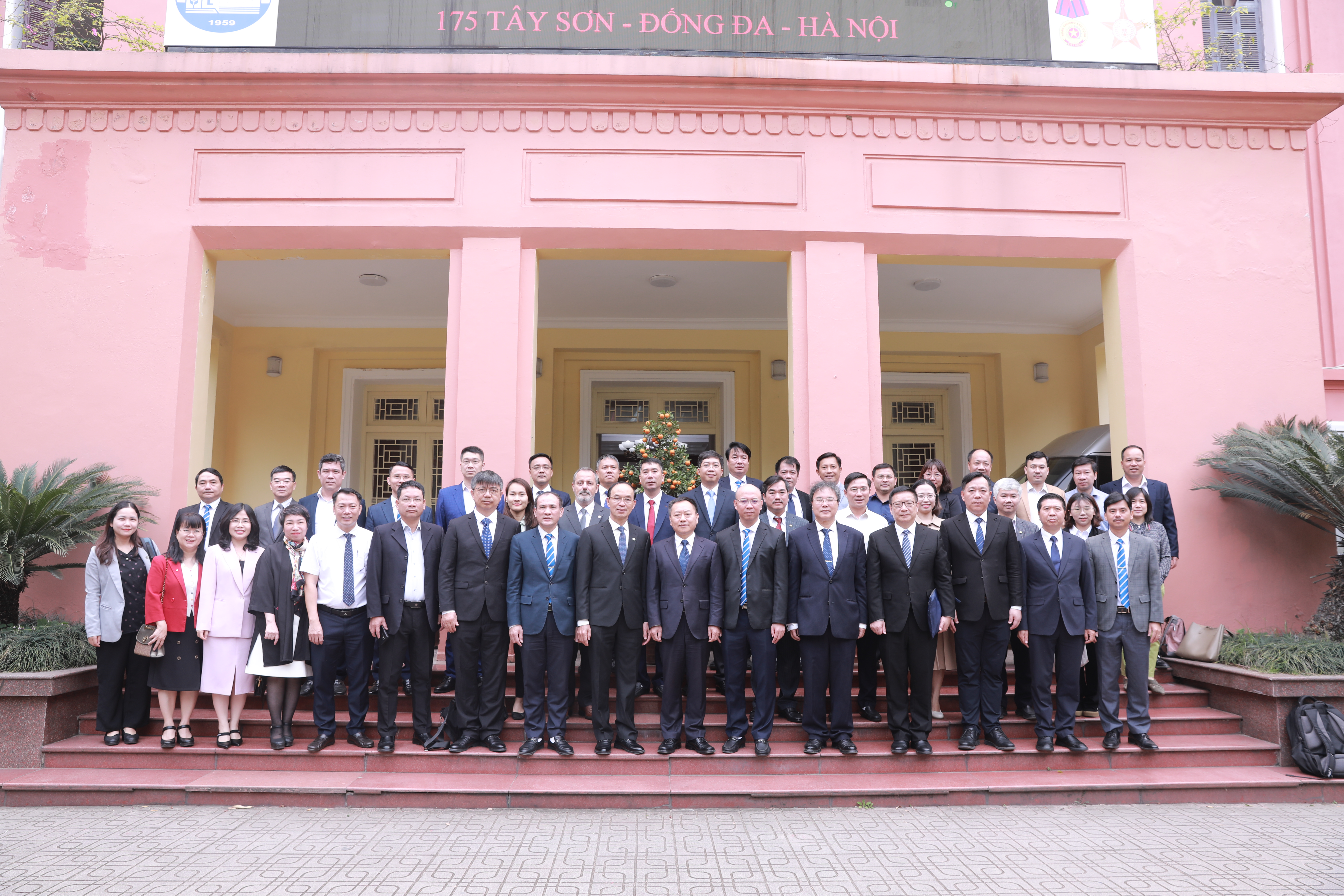 Bộ Trưởng Bộ Thủy lợi Trung Quốc Lý Quốc Anh thăm và làm việc với Bộ Nông nghiệp và Môi trường Việt Nam, Trường Đại học Thủy lợi