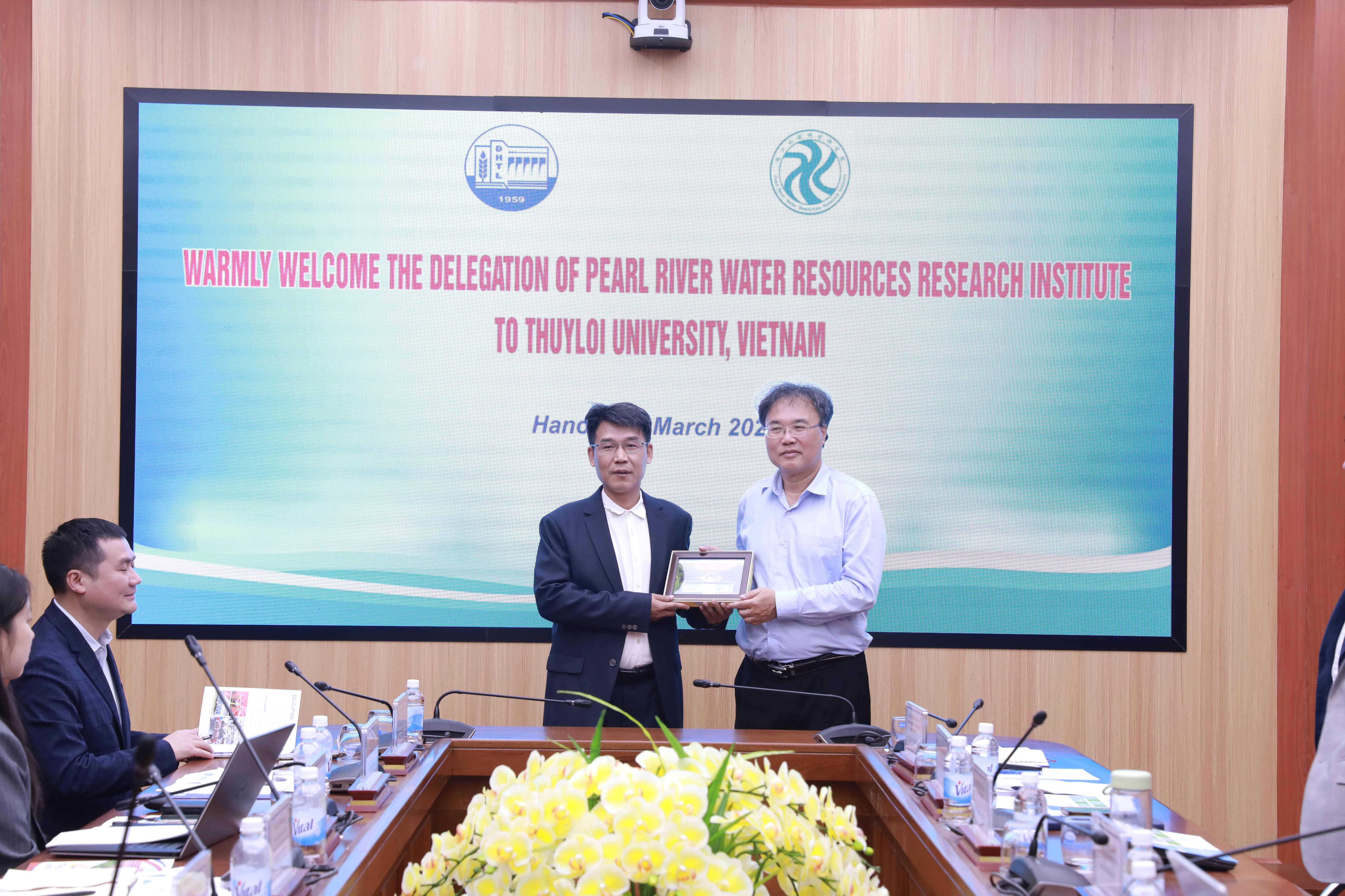 Trường Đại học Thủy lợi tiếp đón và làm việc cùng Viên nghiên cứu nước LVS Châu Giang (Trung Quốc)