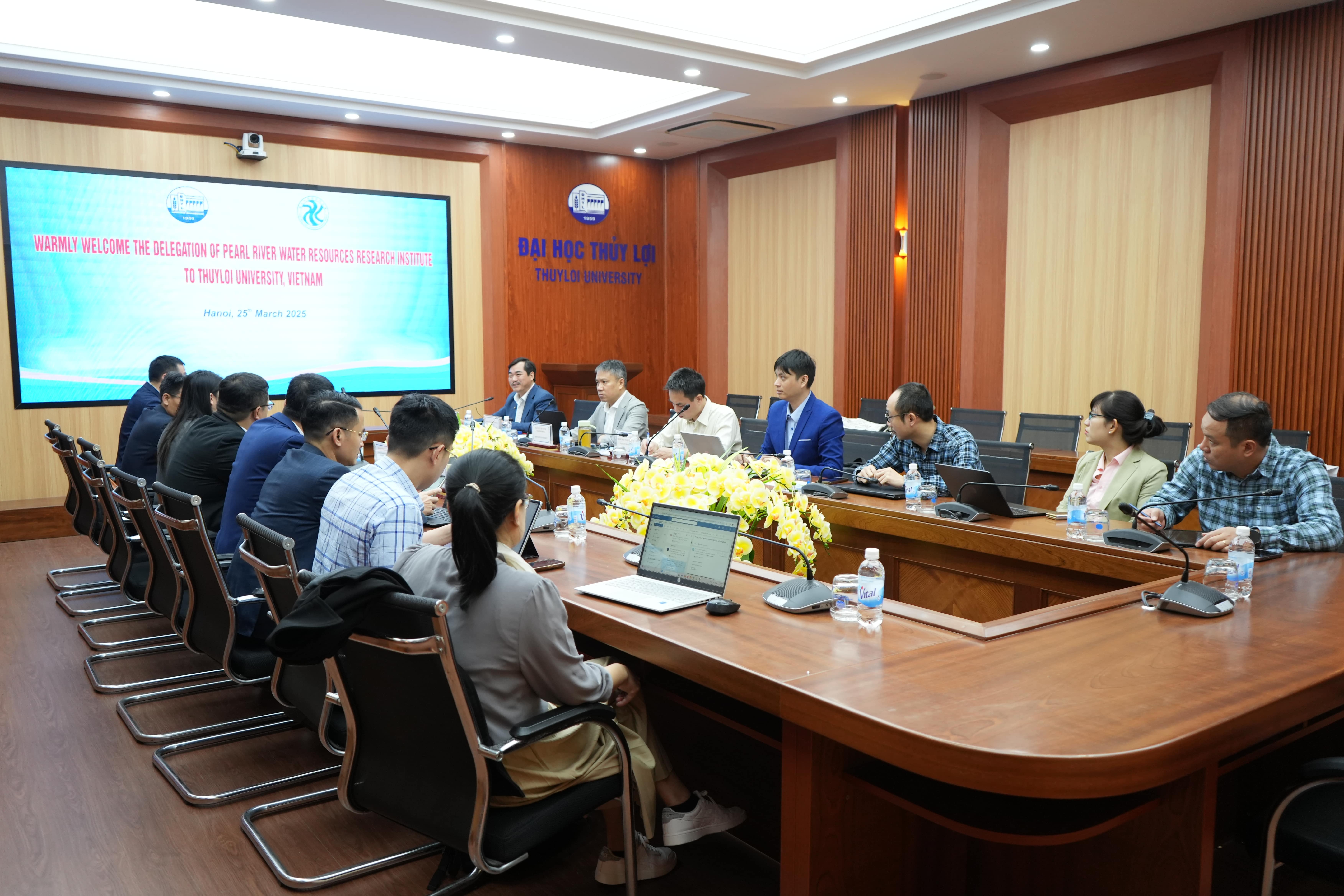 Trường Đại học Thủy lợi tiếp đón và làm việc cùng Viên nghiên cứu nước LVS Châu Giang (Trung Quốc)