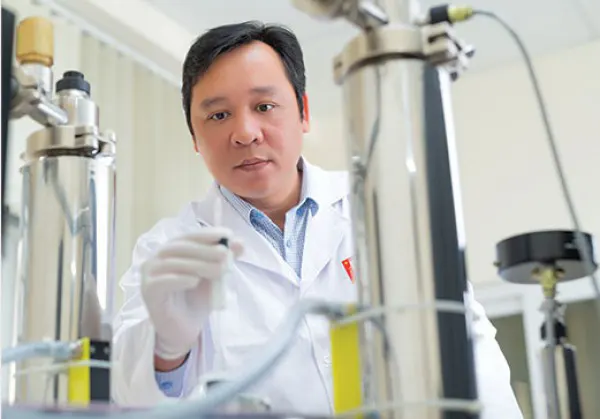 Đào tạo tiến sĩ