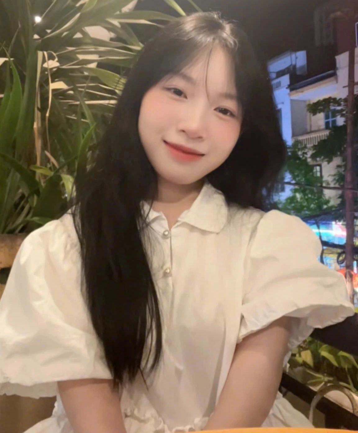 Nữ sinh “tí hon” tốt nghiệp loại giỏi chia sẻ gia cảnh đẫm nước mắt