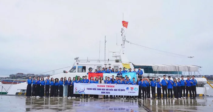 Tuổi trẻ Trường ĐH Thuỷ lợi lan tỏa tình yêu biển đảo với dự án &#8220;Thắp sáng đặc khu Bạch Long Vĩ&#8221;