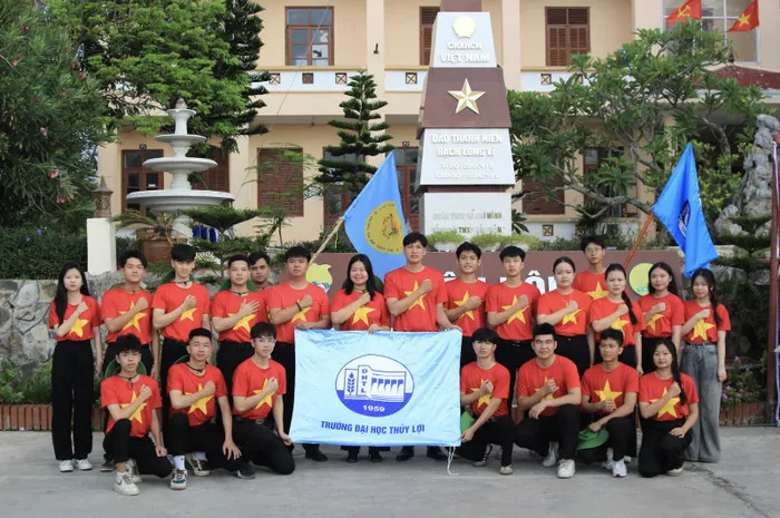 Tuổi trẻ Trường ĐH Thuỷ lợi lan tỏa tình yêu biển đảo với dự án &#8220;Thắp sáng đặc khu Bạch Long Vĩ&#8221;