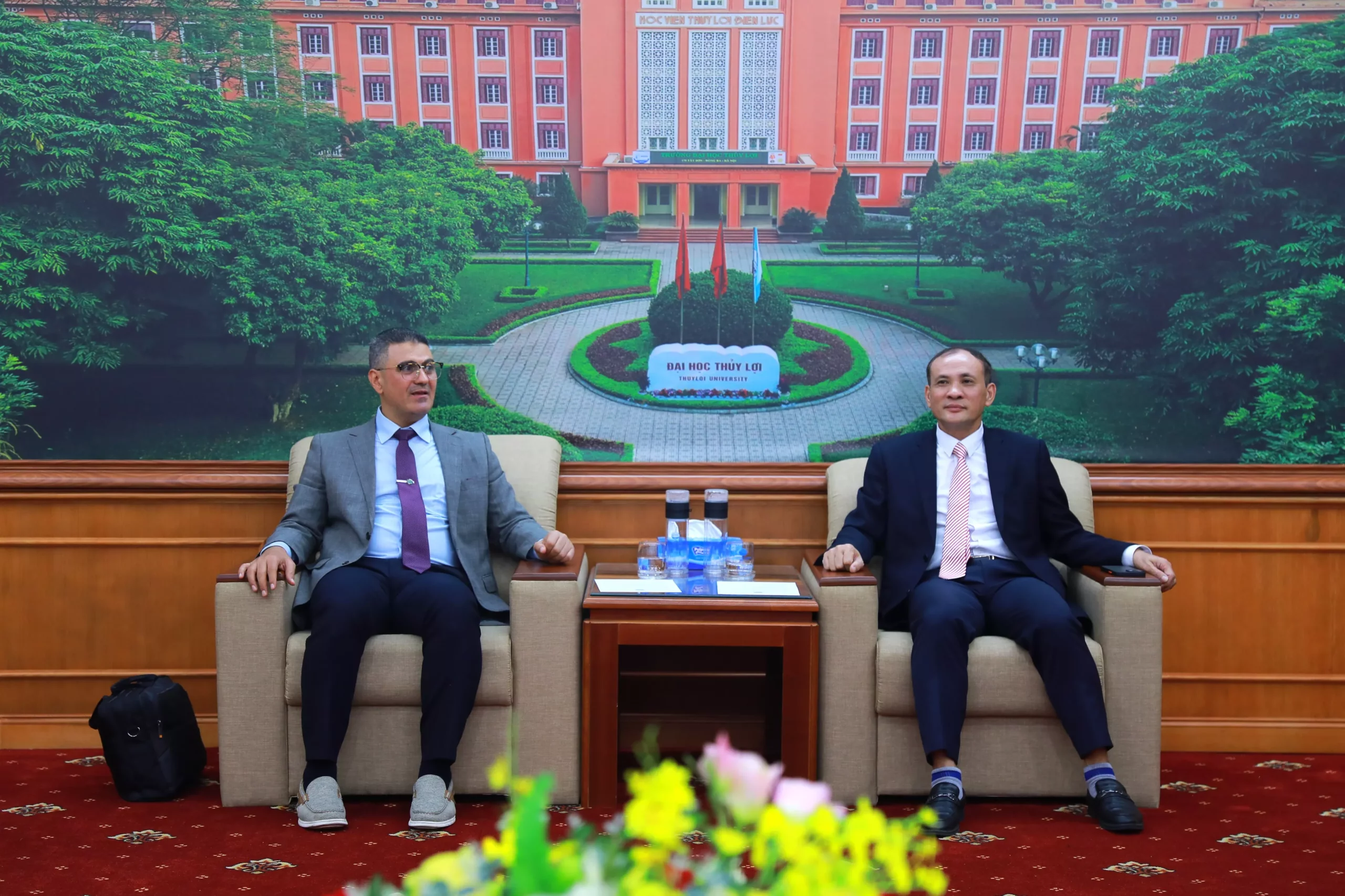 Thúc đẩy hợp tác nghiên cứu và đào tạo với Đại học Kyoto (Nhật Bản)