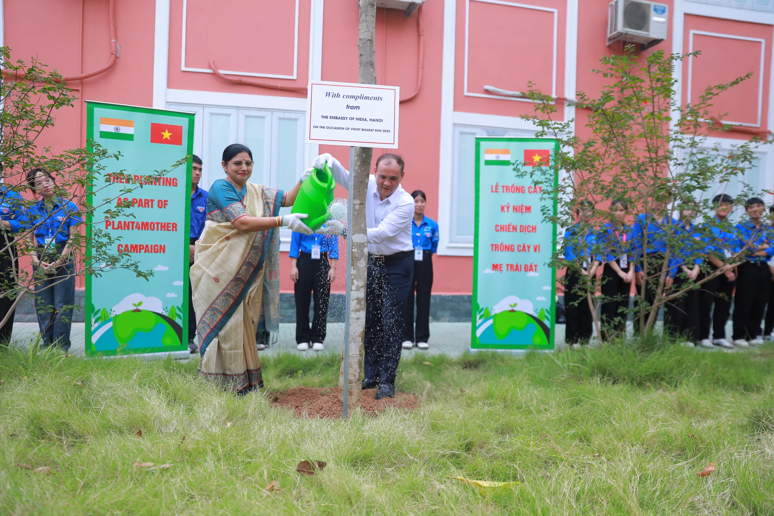 Trồng cây hữu nghị Việt Nam &#8211; Ấn Độ tại Quảng trường sinh viên, Trường Đại học Thủy lợi