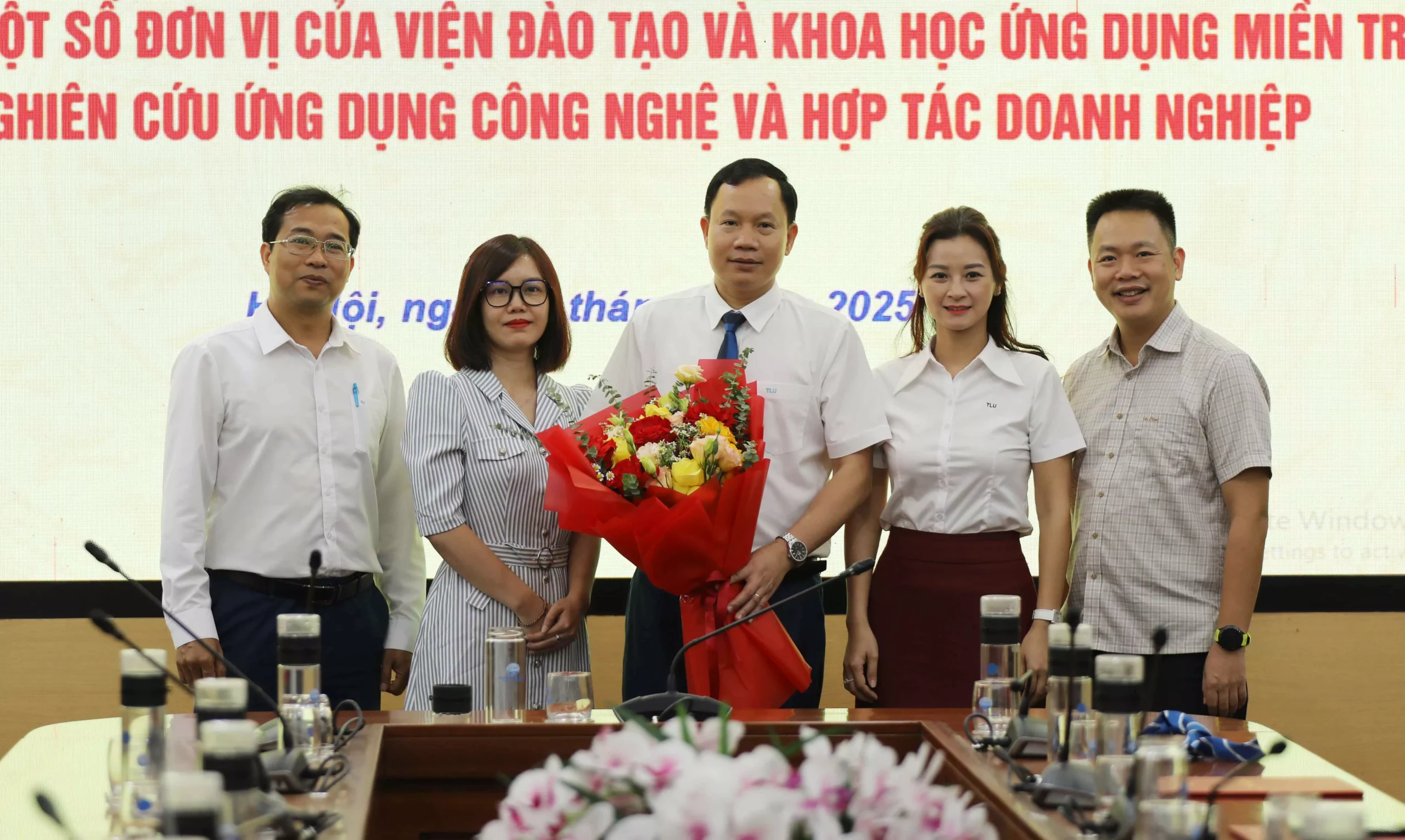 Công bố Nghị quyết của Hội đồng trường về thành lập một số đơn vị mới