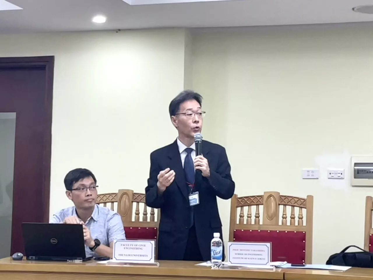 Sinh viên Trường Đại học Thủy lợi trao đổi học thuật  với sinh viên Viện Khoa học Tokyo (Nhật Bản)