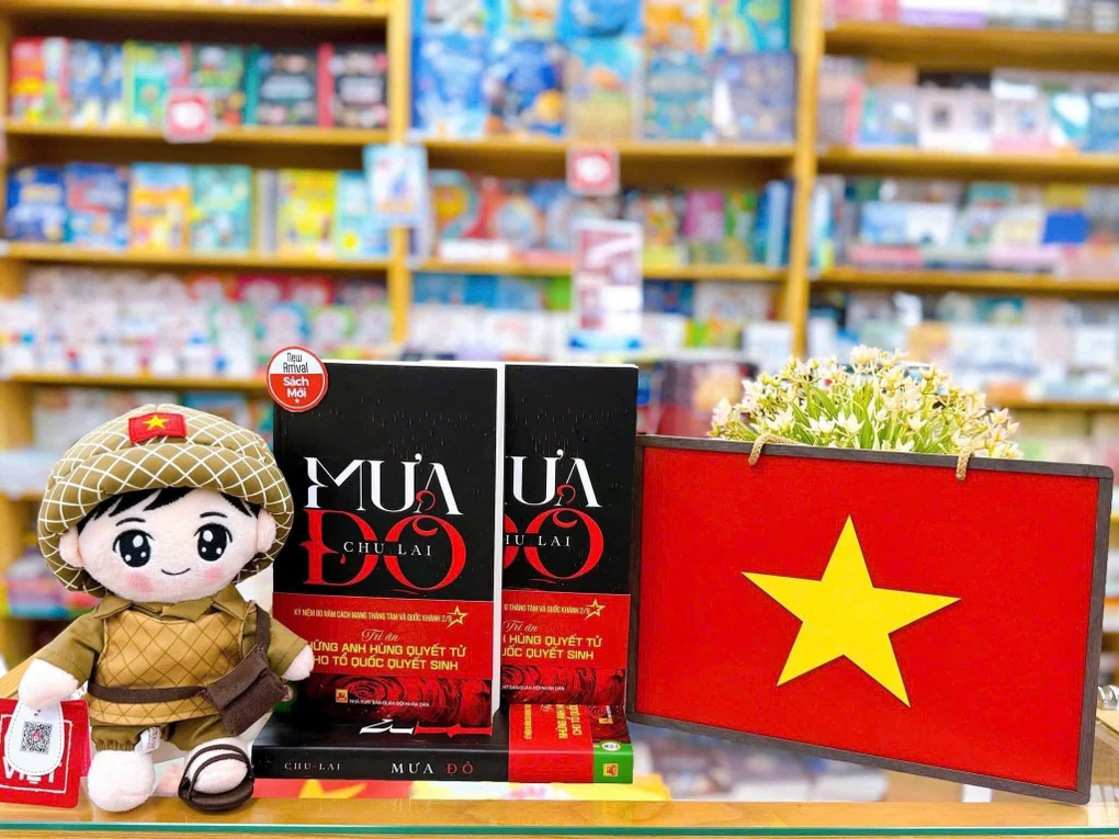 Giới thiệu tiểu thuyết ‘Mưa đỏ”