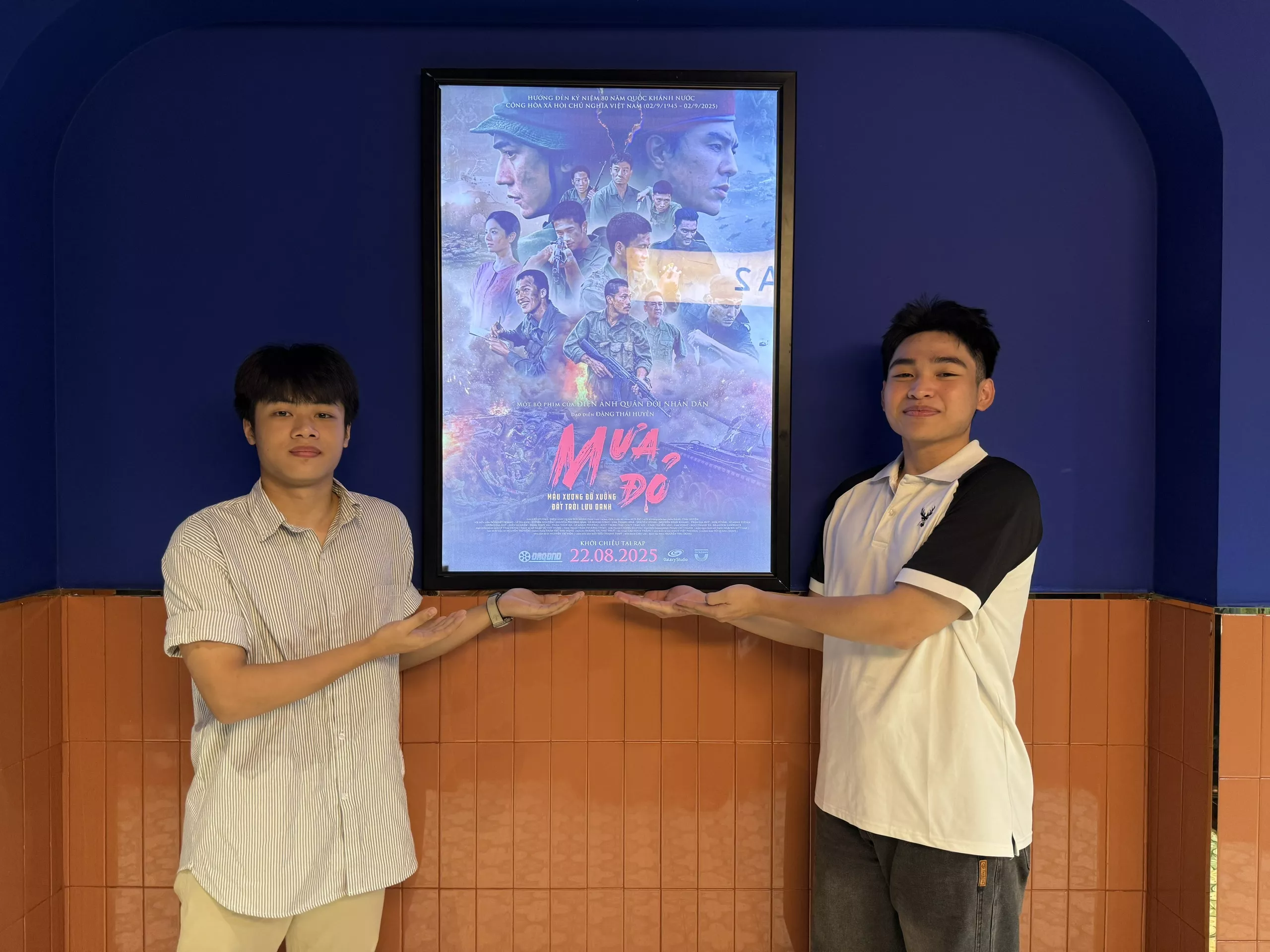 Quần chúng ưu tú Trường Đại học Thủy lợi tham gia hoạt động giáo dục chính trị, tư tưởng qua tác phẩm điện ảnh “Mưa đỏ”