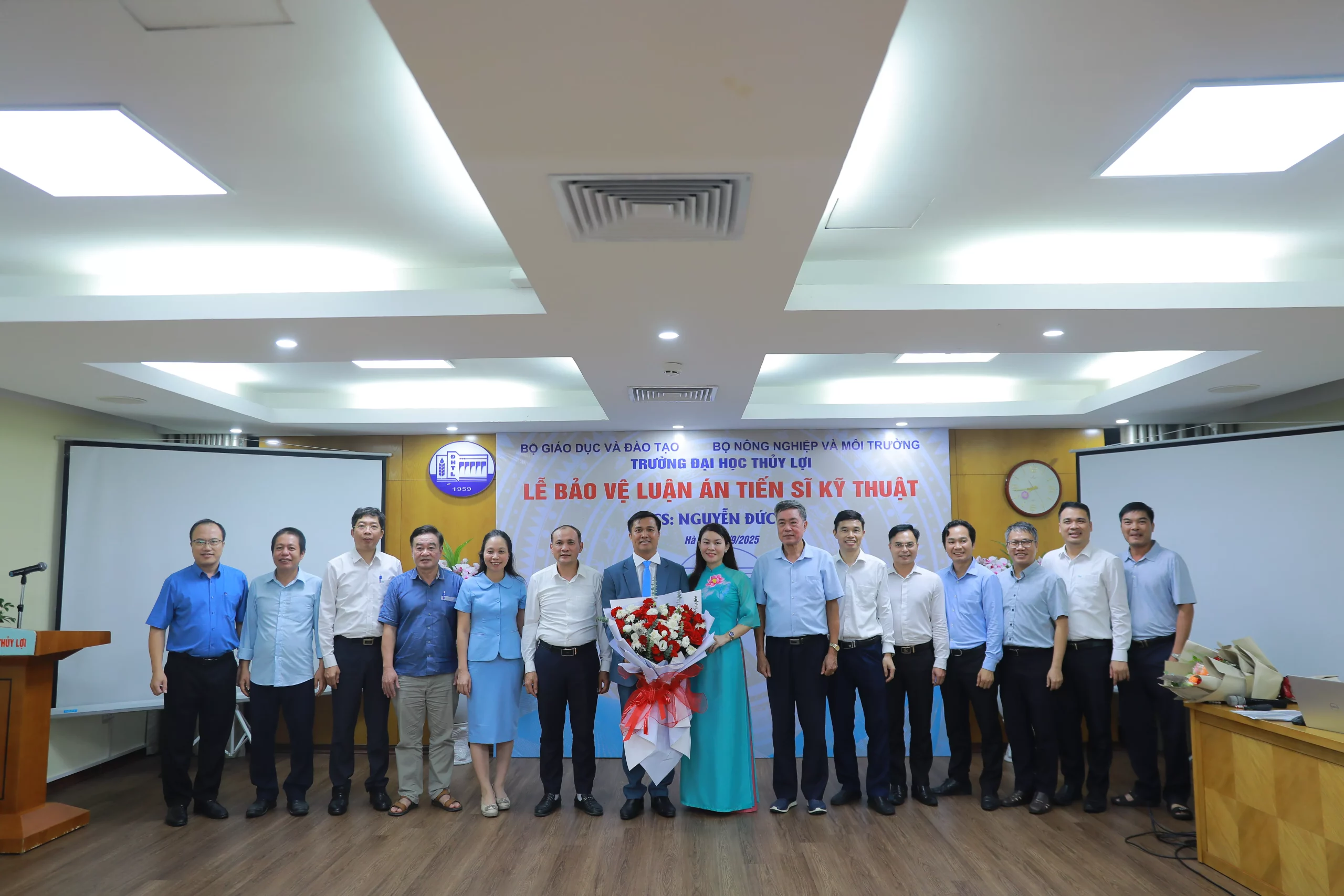 Nghiên cứu sinh Nguyễn Đức Lợi bảo vệ thành công luận án Tiến sĩ Quản lý xây dựng tại Trường Đại học Thủy lợi