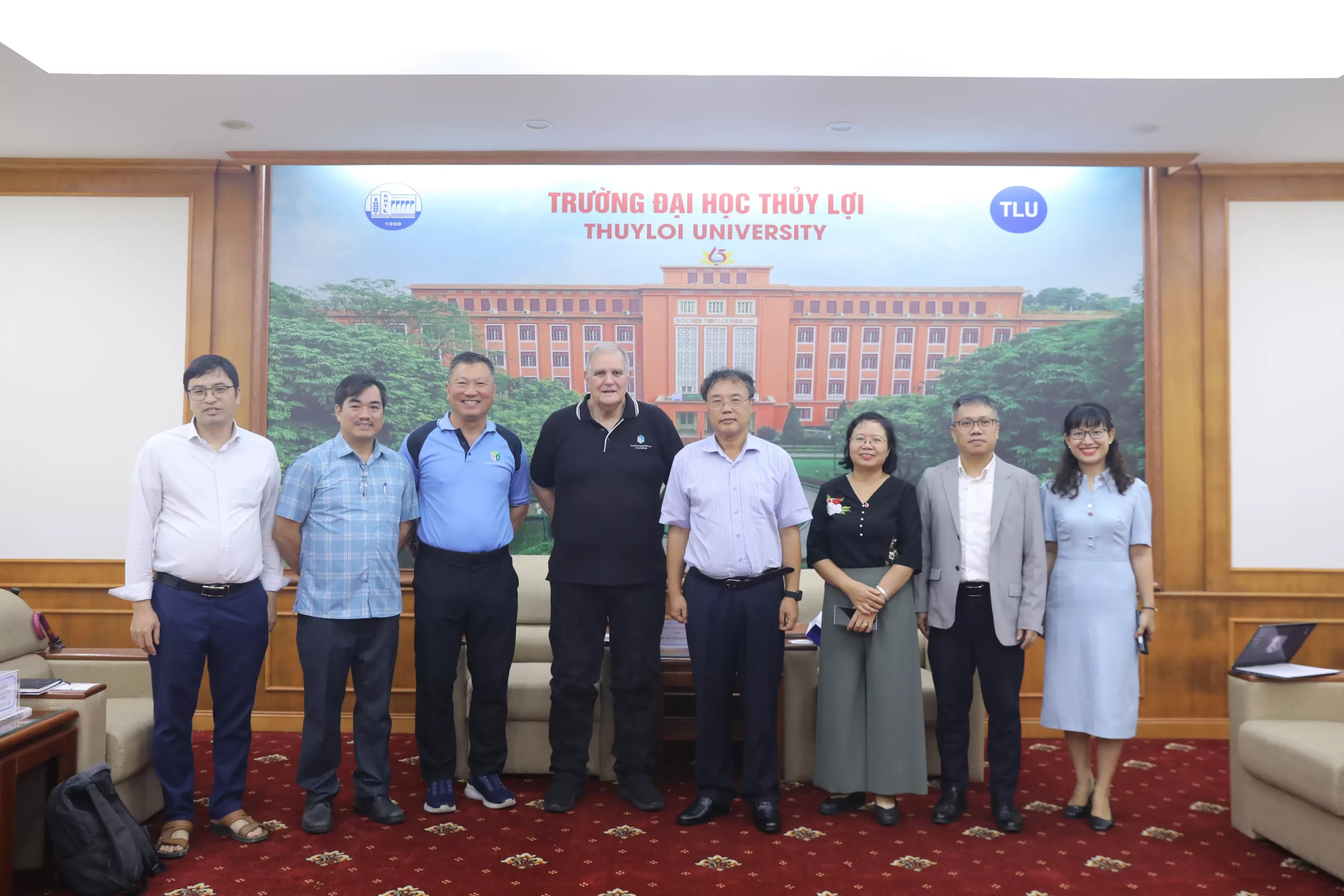 Trường Đại học Thủy lợi làm việc với Công ty 12d Solutions (Úc)