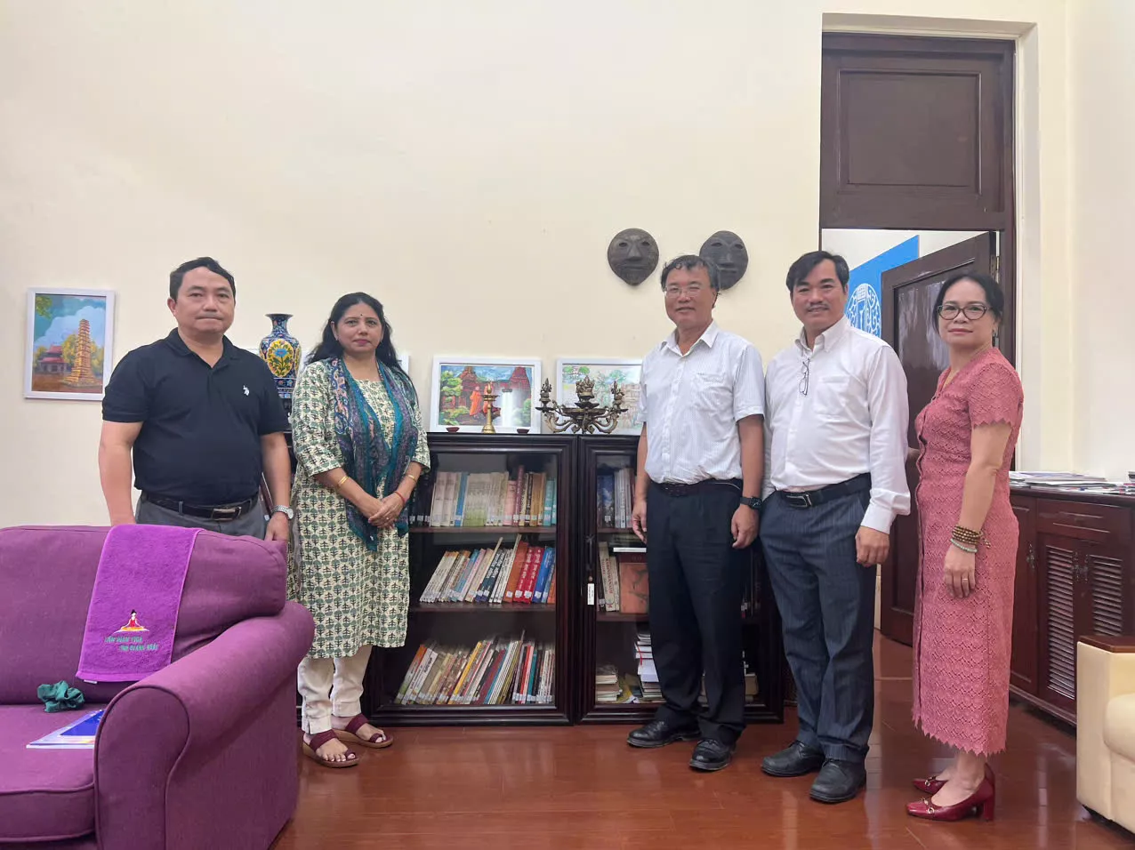 Lãnh đạo Trường Đại học Thuỷ lợi làm việc với Đại sứ Quán Ấn Độ tại Hà Nội nhằm thúc đẩy hợp tác văn hoá, giáo dục và trao đổi nghiên cứu.