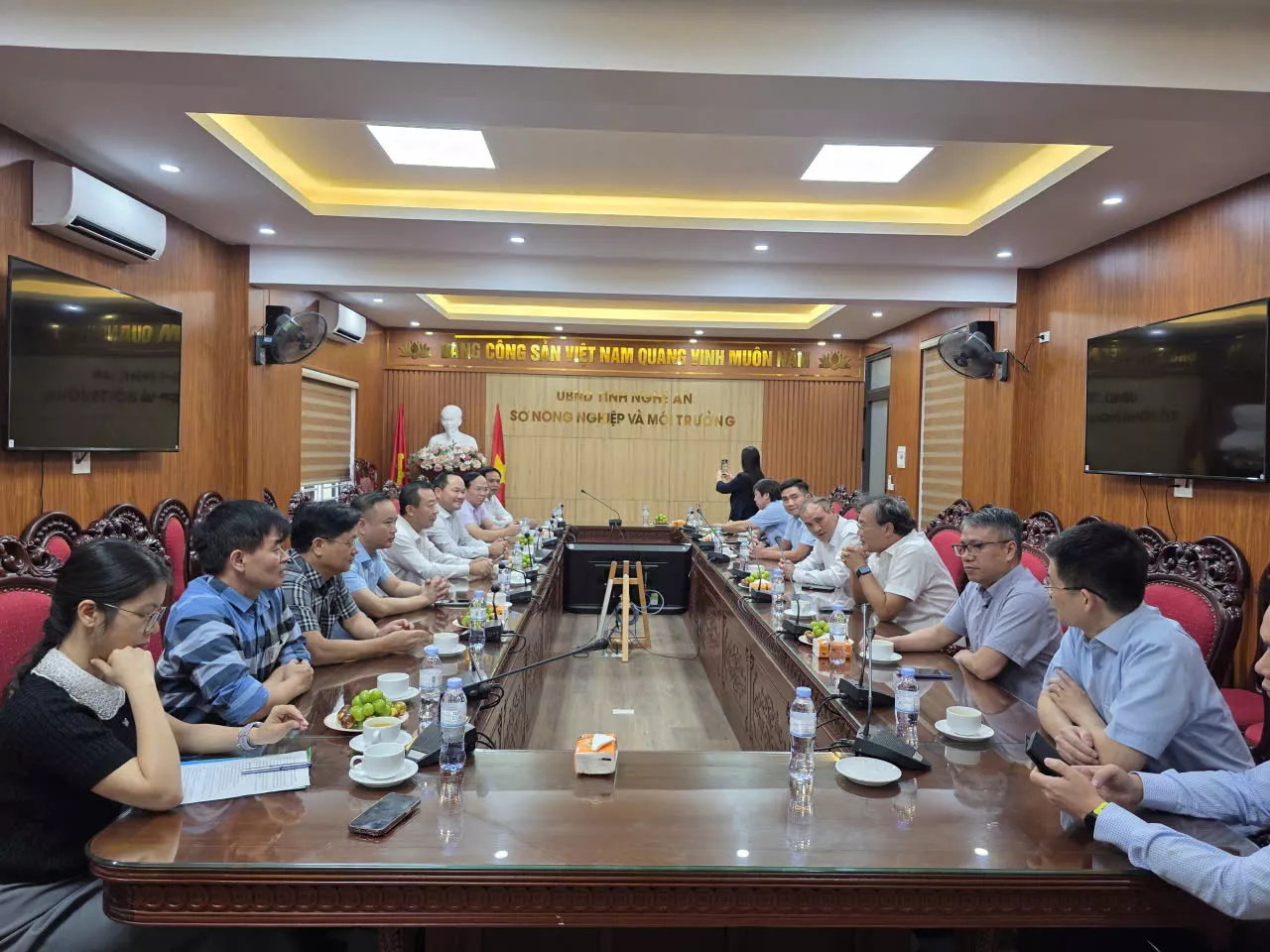 Lãnh đạo Trường Đại học Thủy lợi thăm và làm việc tại Sở Nông nghiệp &#038; Môi trường tỉnh Nghệ An