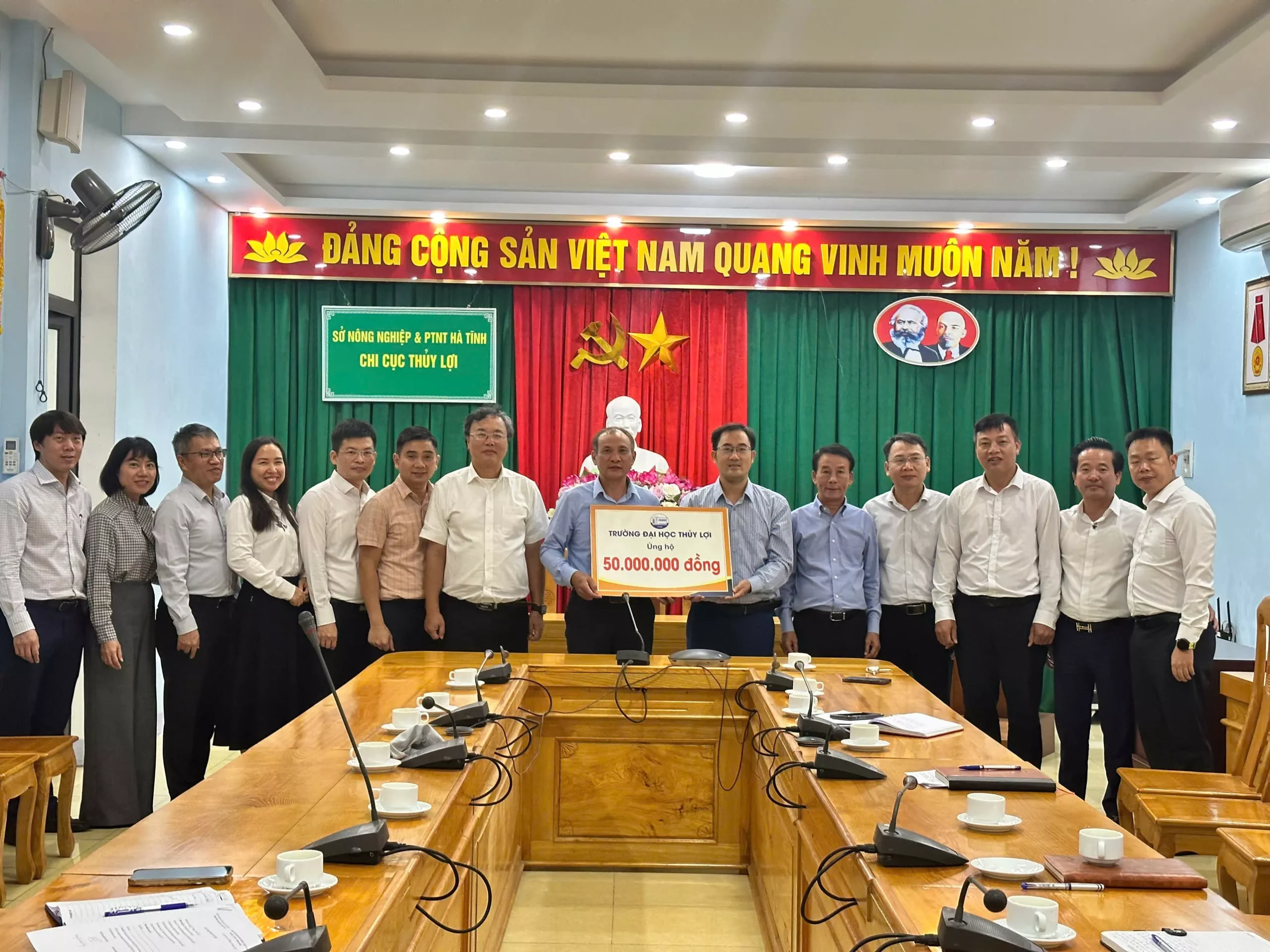 Trường Đại học Thủy lợi đồng hành cùng Hà Tĩnh khắc phục hậu quả thiên tai