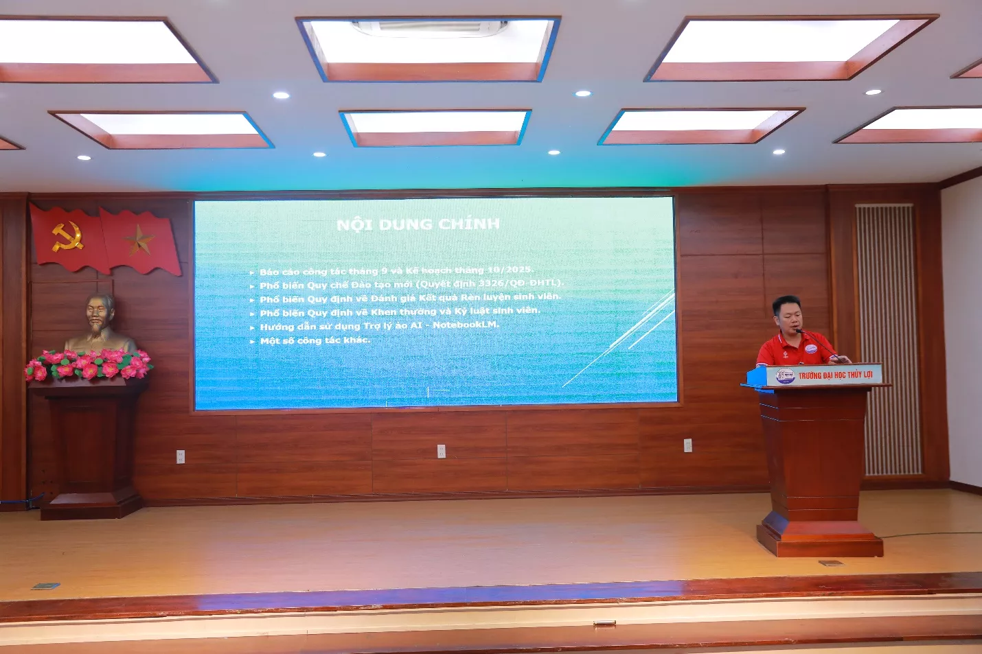 Phát huy tinh thần tiên phong của Đảng viên trẻ trong buổi sinh hoạt Chi bộ tháng 10/2025