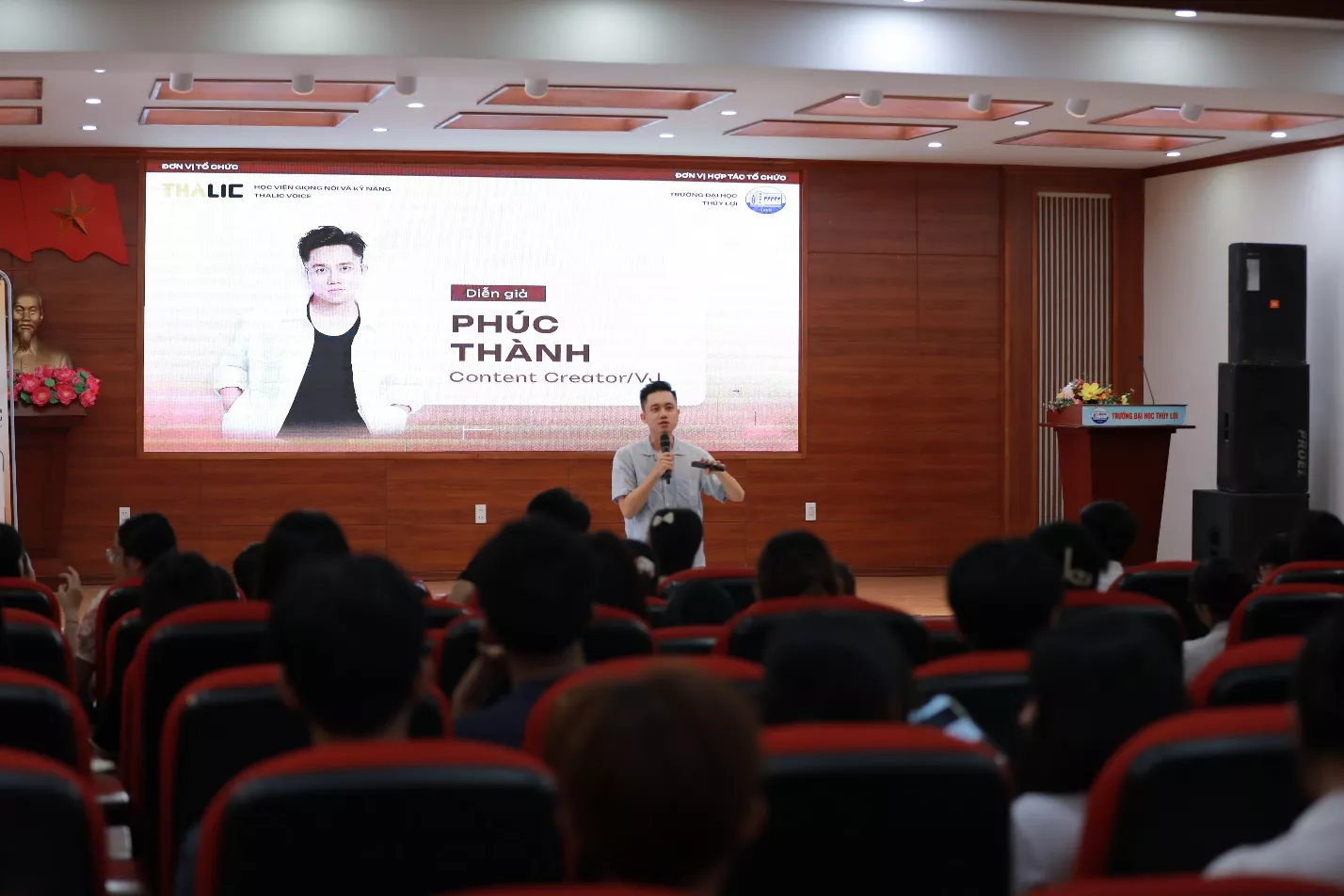 Sinh viên Thủy lợi học “tự tin trước ống kính – sáng tạo content triệu view”