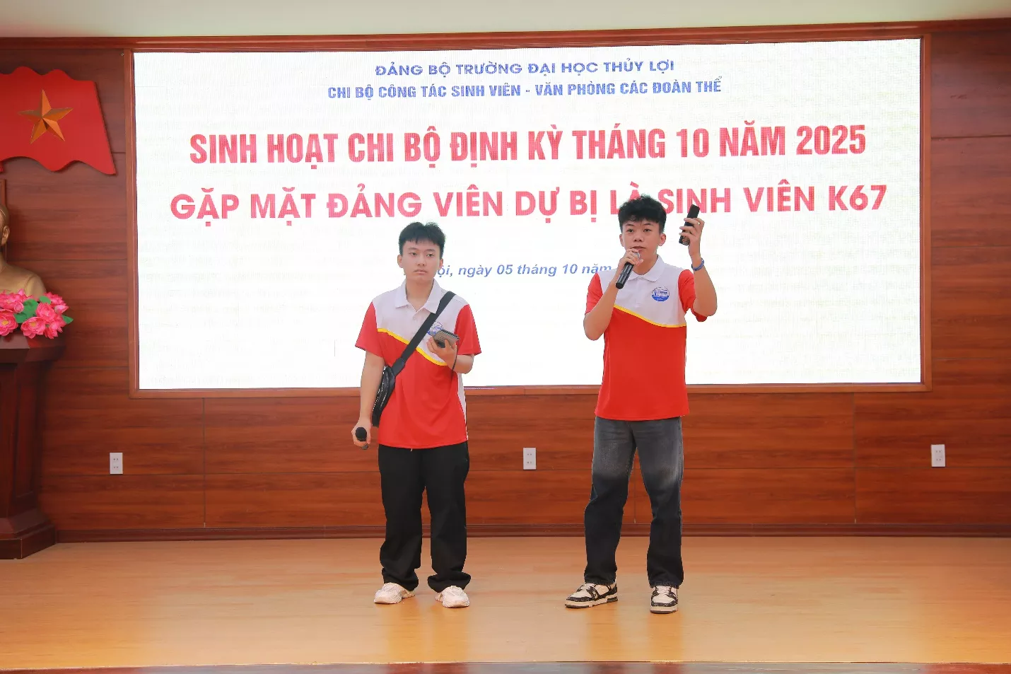 Phát huy tinh thần tiên phong của Đảng viên trẻ trong buổi sinh hoạt Chi bộ tháng 10/2025