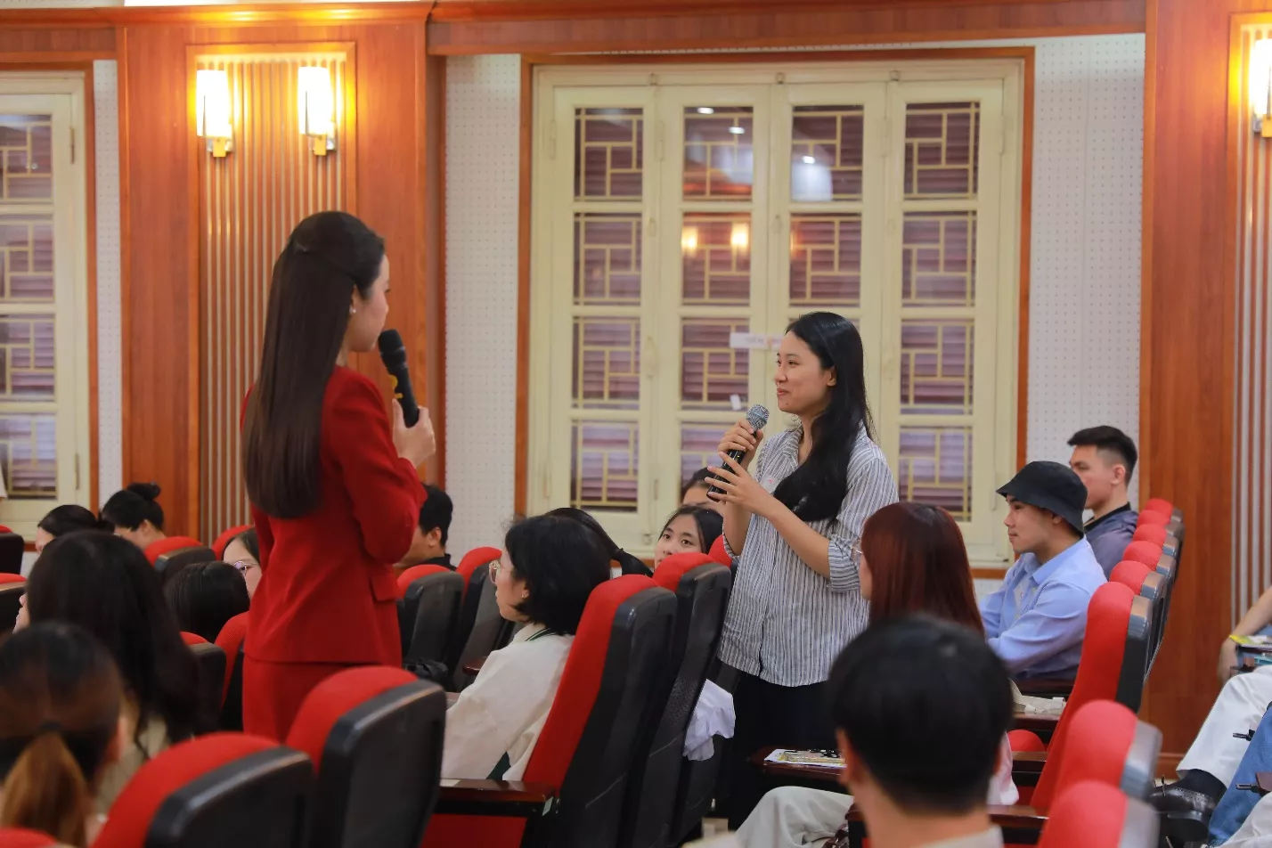 Sinh viên Thủy lợi học “tự tin trước ống kính – sáng tạo content triệu view”