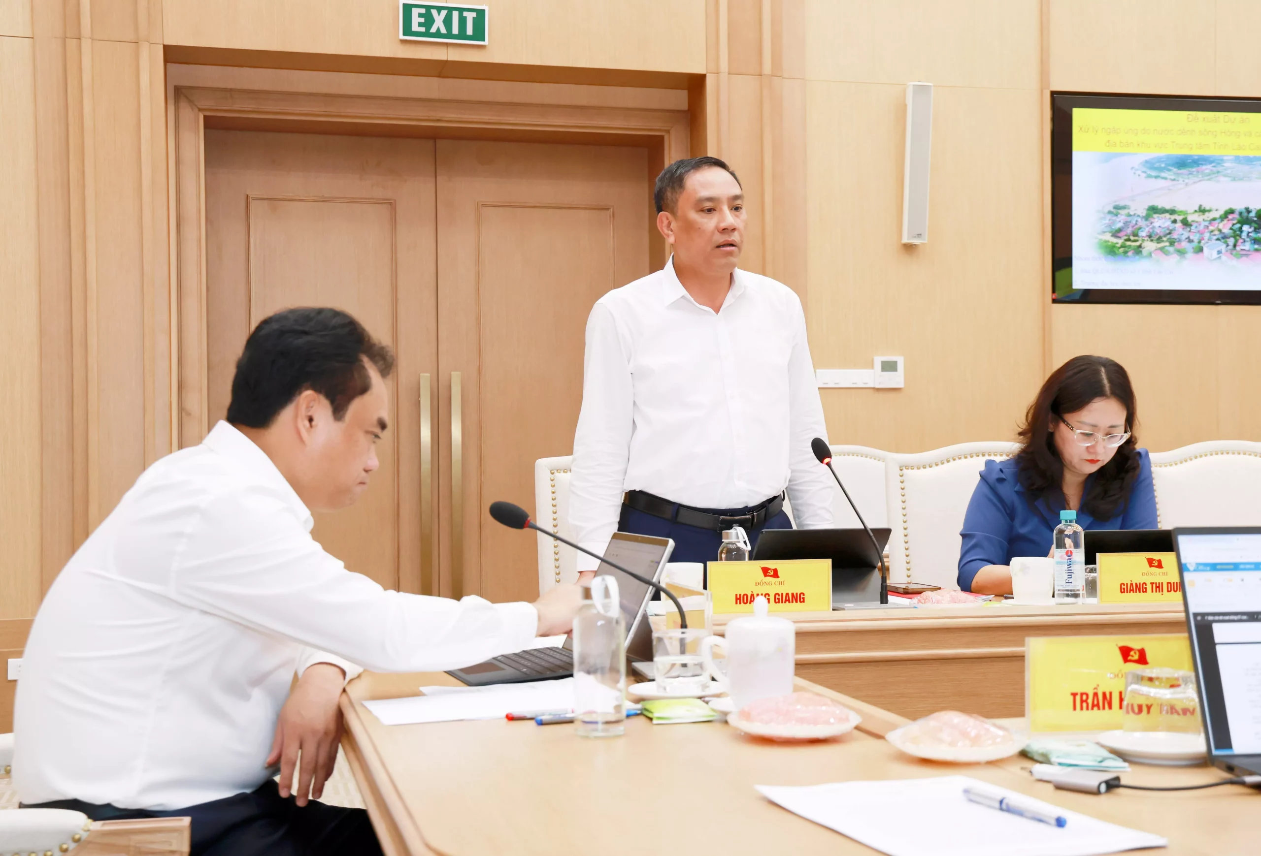 Trường Đại học Thủy lợi đồng hành cùng địa phương giải quyết tình trạng ngập úng ven sông Hồng