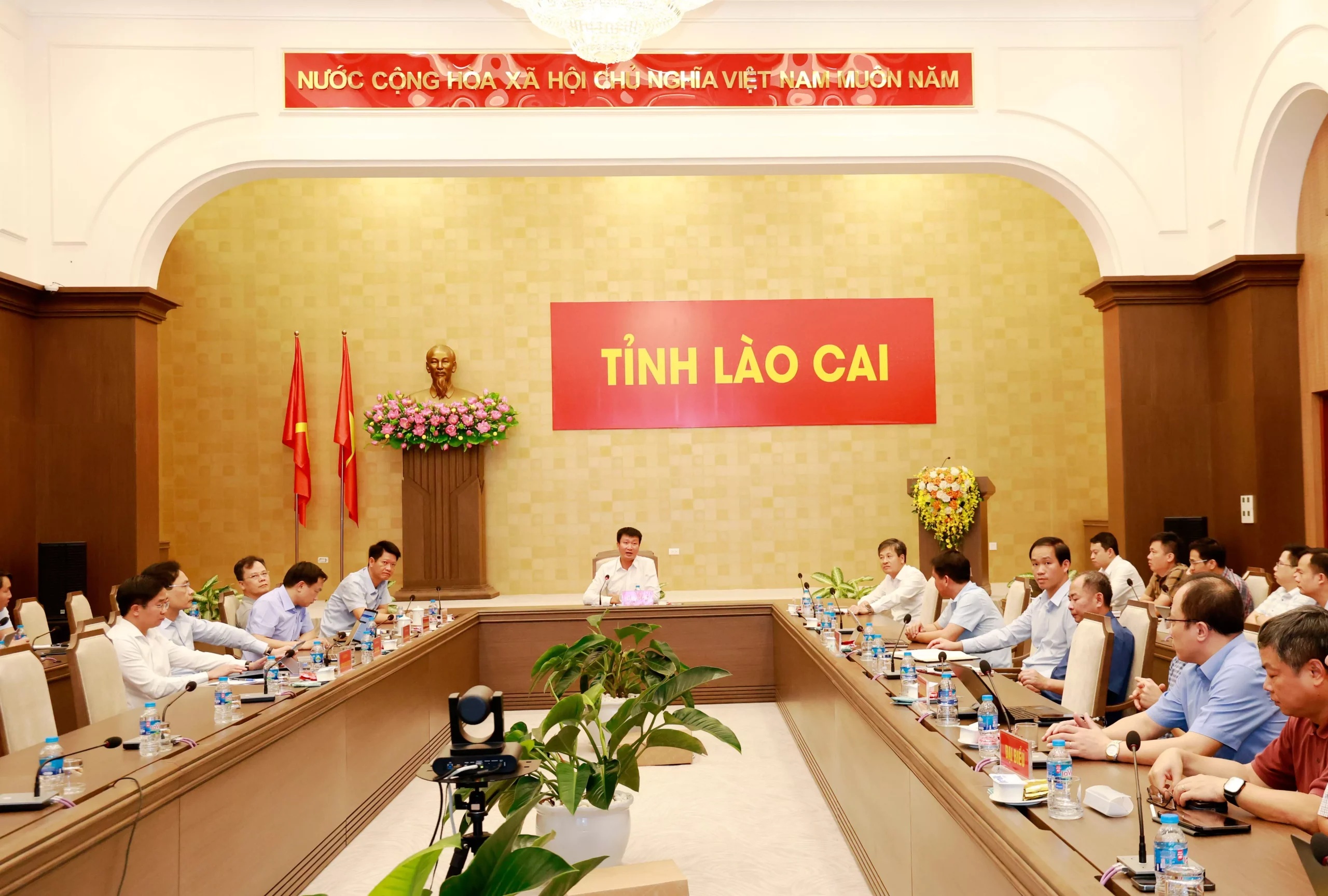 Trường Đại học Thủy lợi đồng hành cùng địa phương giải quyết tình trạng ngập úng ven sông Hồng