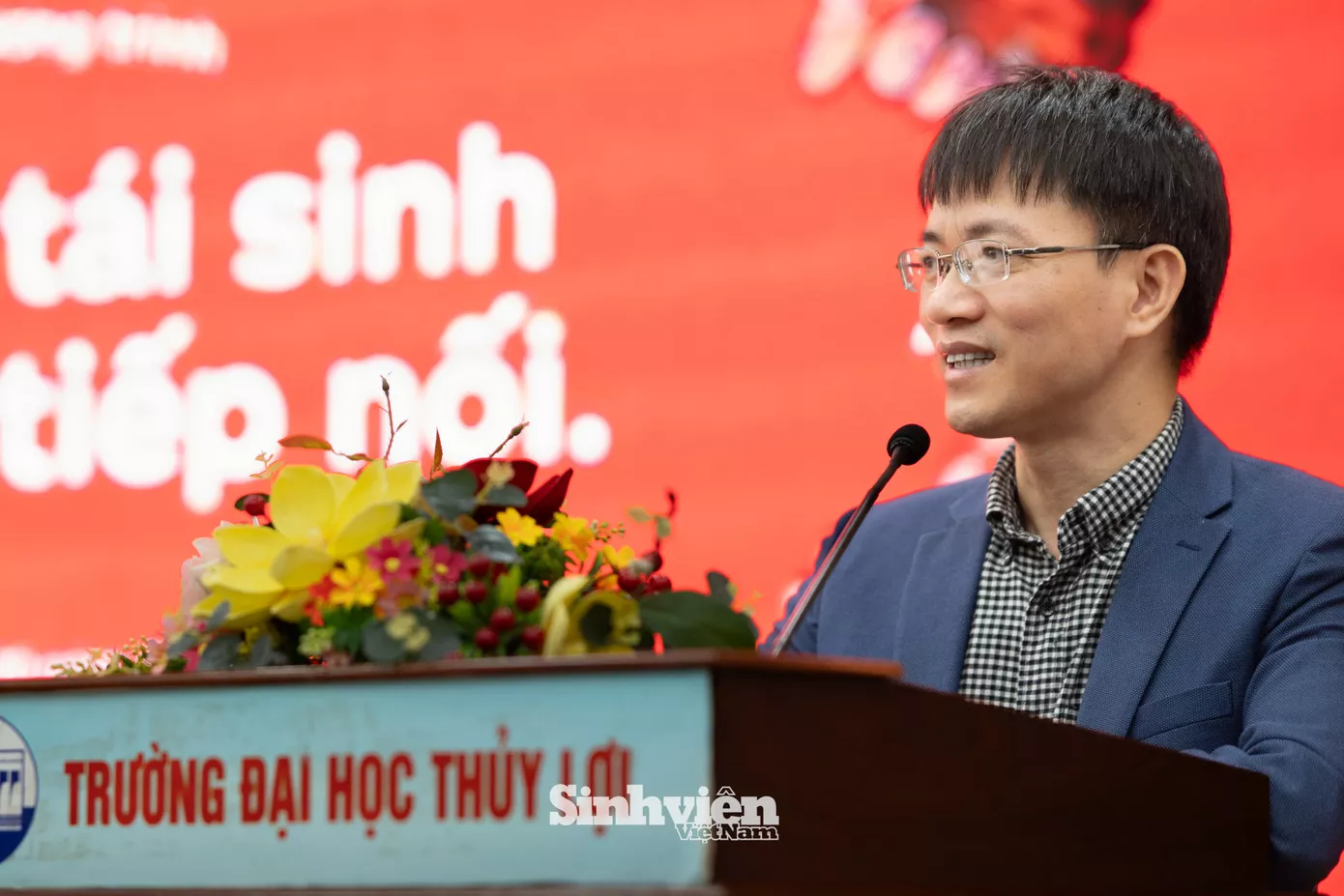 Trường Đại học Thuỷ lợi lan toả tinh thần sống xanh cùng chiến dịch &#8216;Chai nhựa tái sinh, hành trình tiếp nối&#8217;