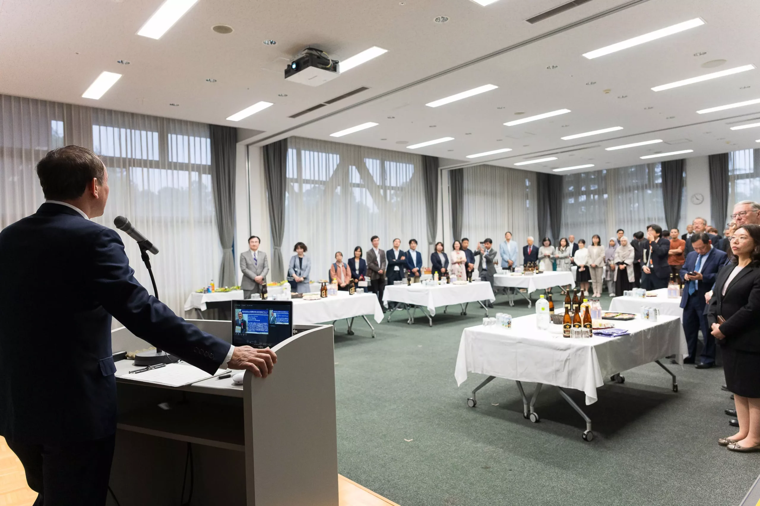 Hiệu trưởng Nguyễn Trung Việt nhận Giải thưởng Cống hiến Quốc tế của Đại học Tohoku, Nhật Bản