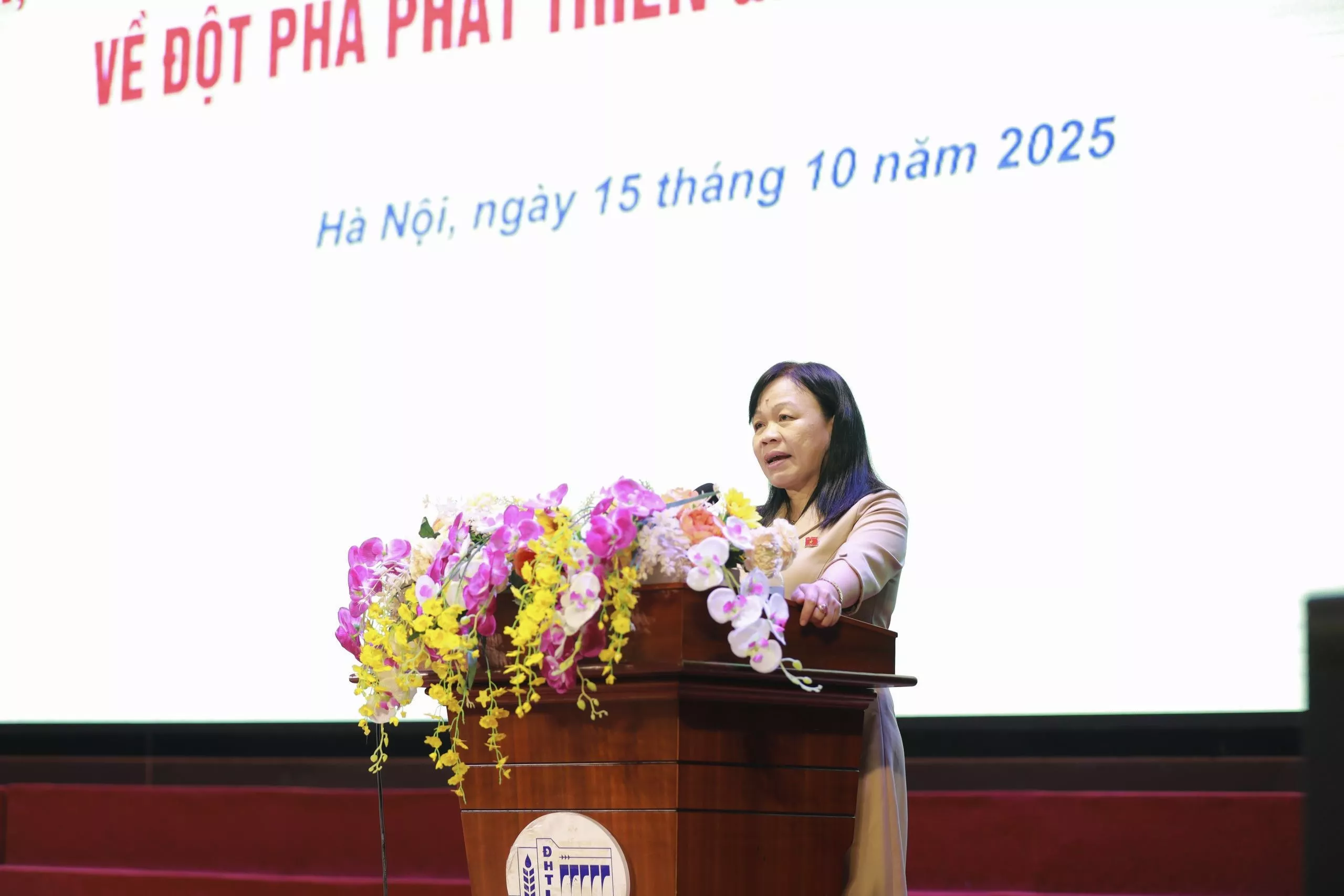 Đảng ủy Trường Đại học Thủy lợi tổ chức Hội nghị quán triệt Nghị quyết số 71 của Bộ Chính trị về đột phá phát triển giáo dục và đào tạo