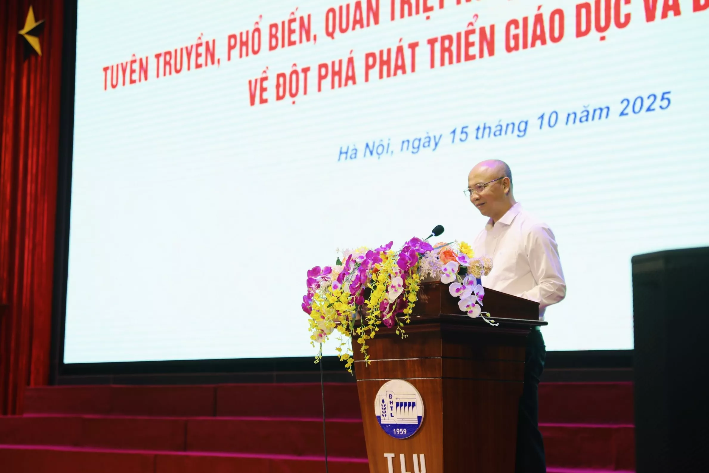 Đảng ủy Trường Đại học Thủy lợi tổ chức Hội nghị quán triệt Nghị quyết số 71 của Bộ Chính trị về đột phá phát triển giáo dục và đào tạo