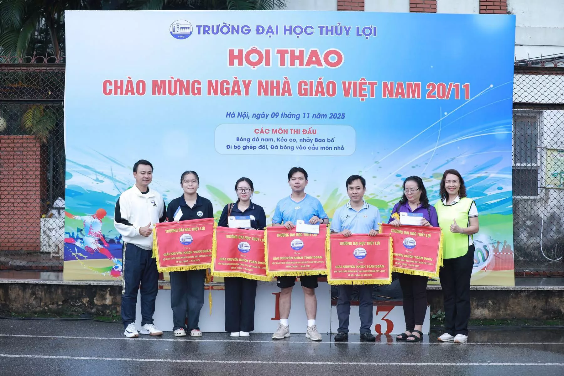 Sôi nổi Hội thao chào mừng Ngày Nhà giáo Việt Nam 20/11 tại Trường Đại học Thủy lợi