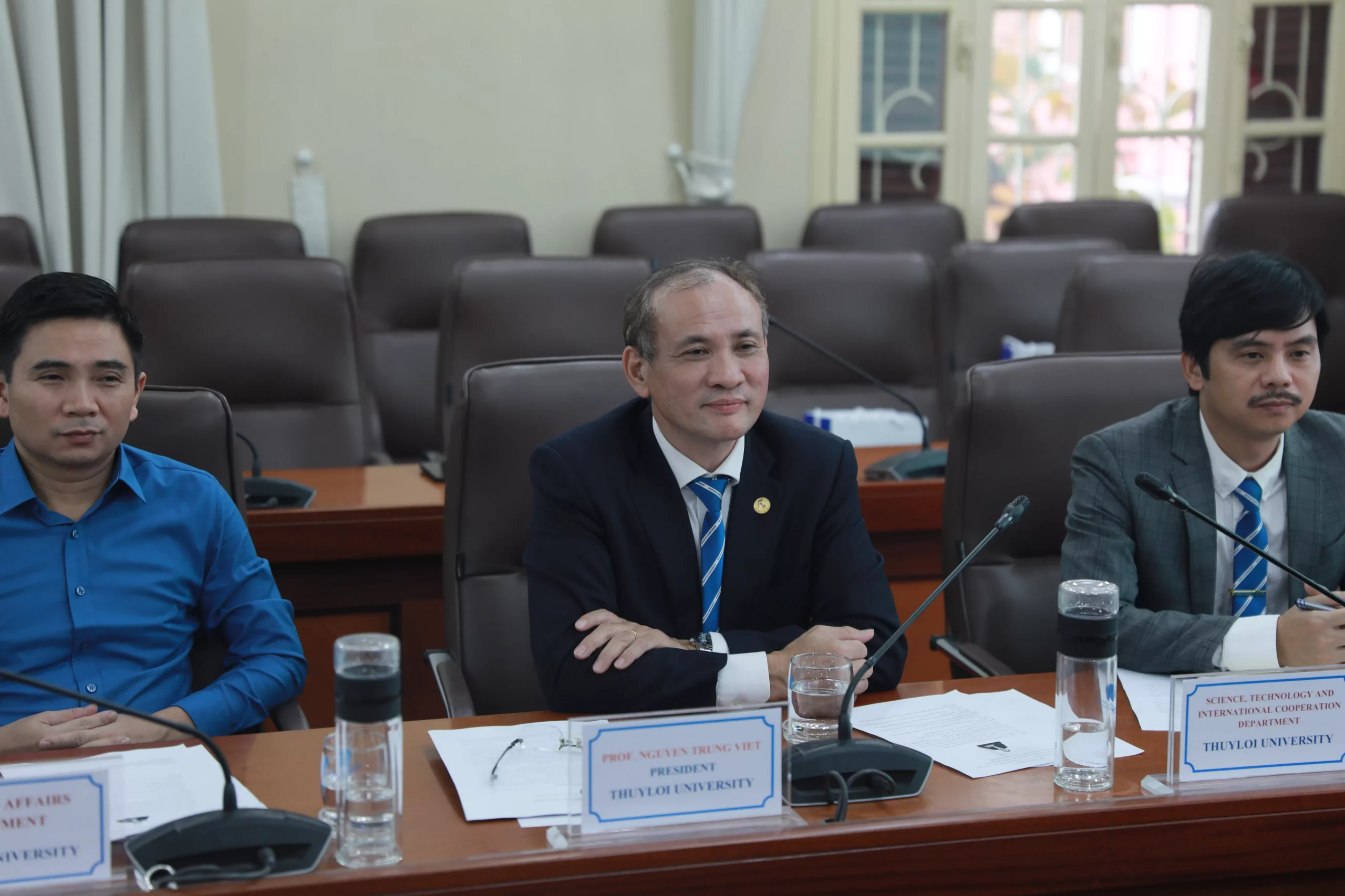 Trường Đại học Thủy lợi làm việc với Đại học Ajou (Hàn Quốc) về hợp tác trong lĩnh vực bán dẫn