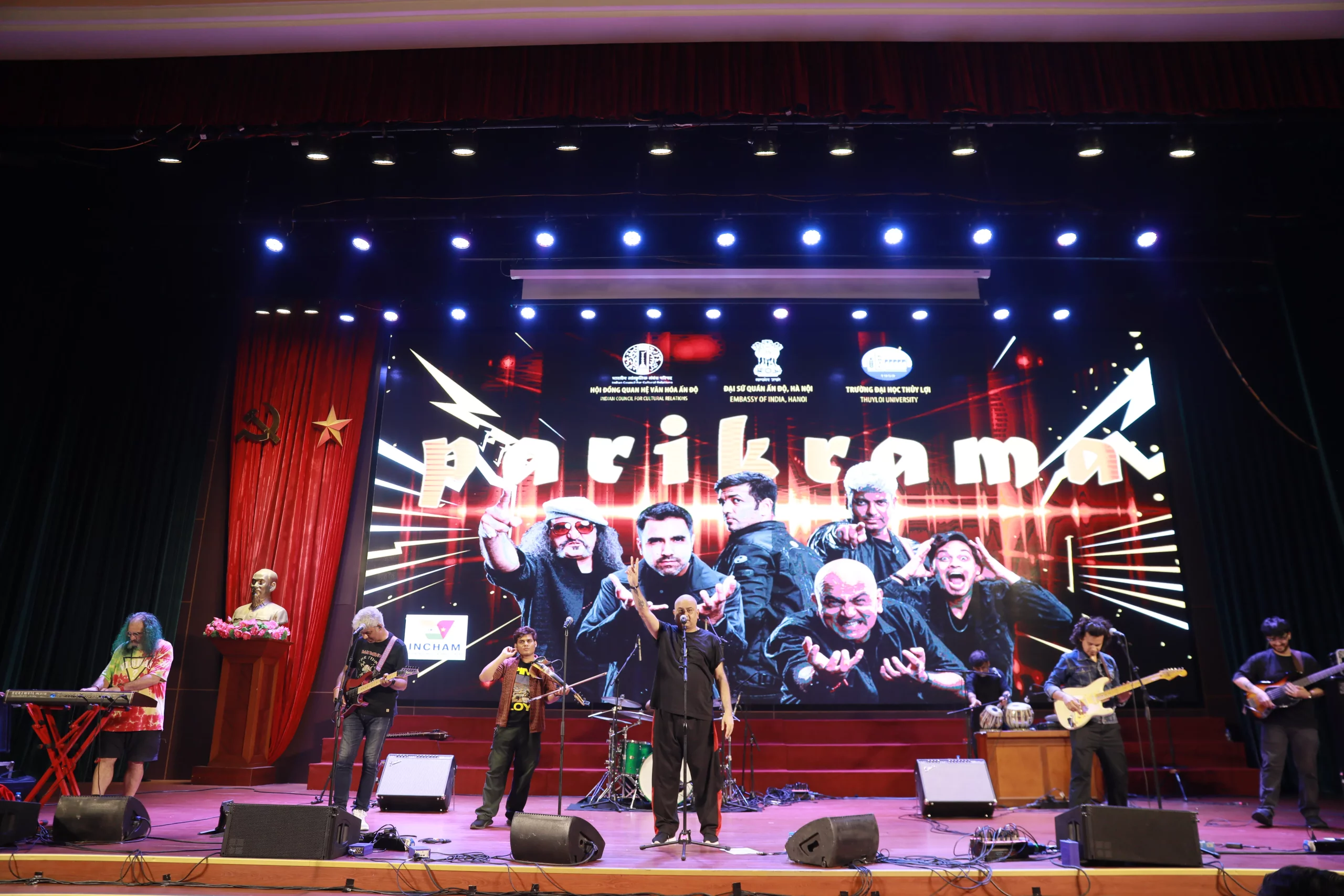 Parikrama – Huyền thoại rock Ấn Độ “thổi bùng” không khí âm nhạc tại Trường Đại học Thủy lợi