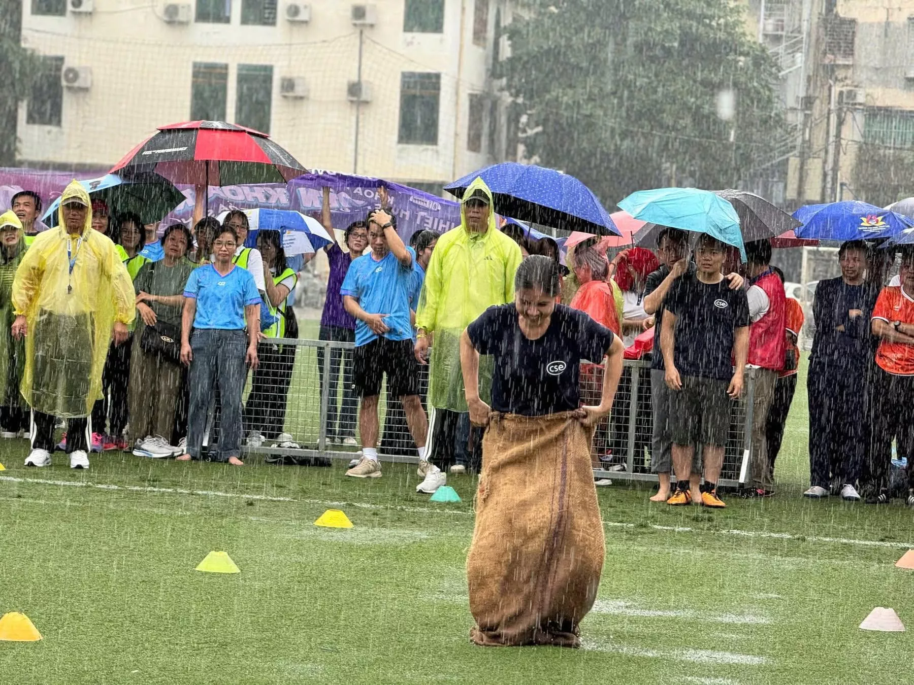 Sôi nổi Hội thao chào mừng Ngày Nhà giáo Việt Nam 20/11 tại Trường Đại học Thủy lợi