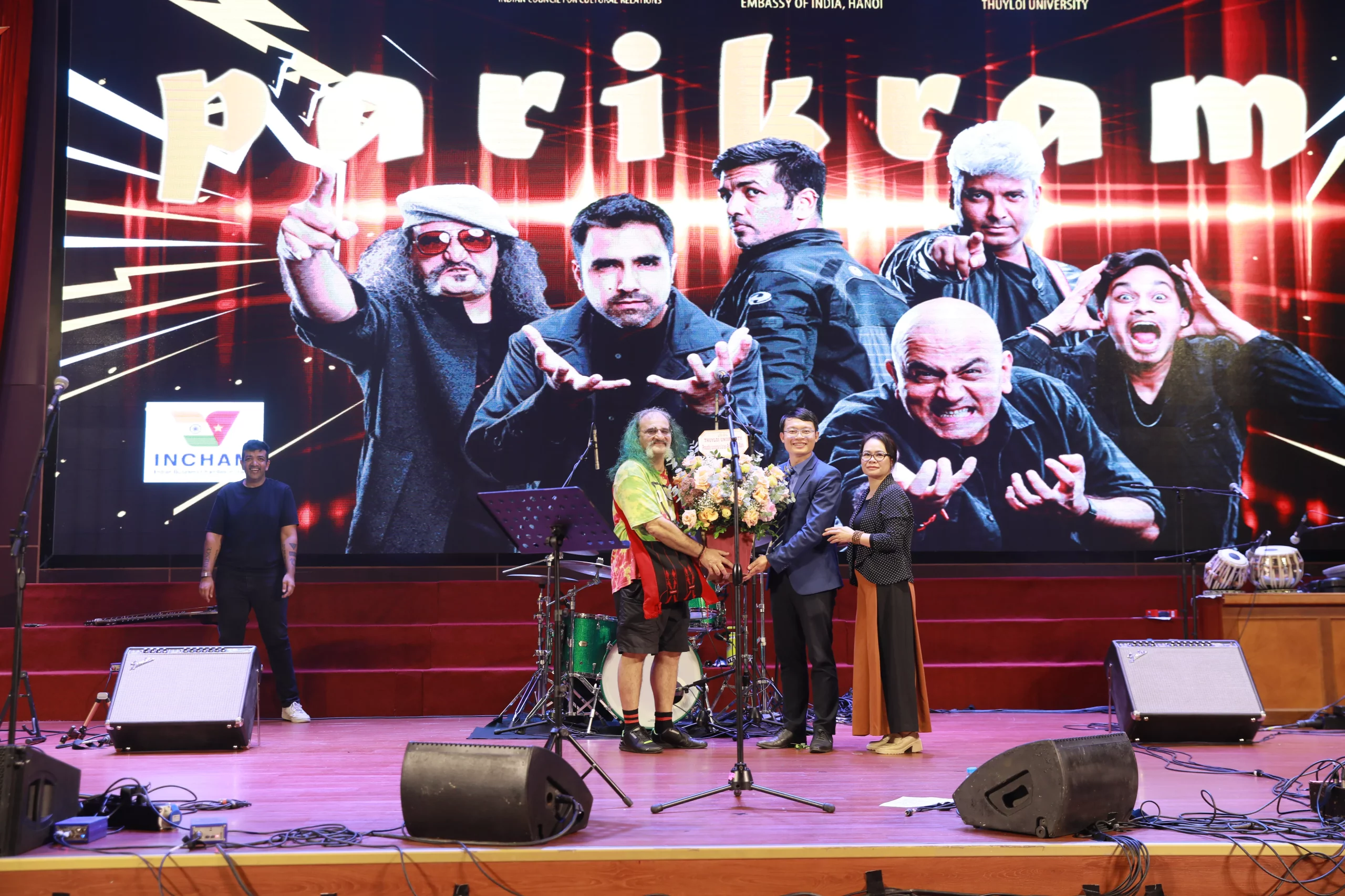 Parikrama – Huyền thoại rock Ấn Độ “thổi bùng” không khí âm nhạc tại Trường Đại học Thủy lợi