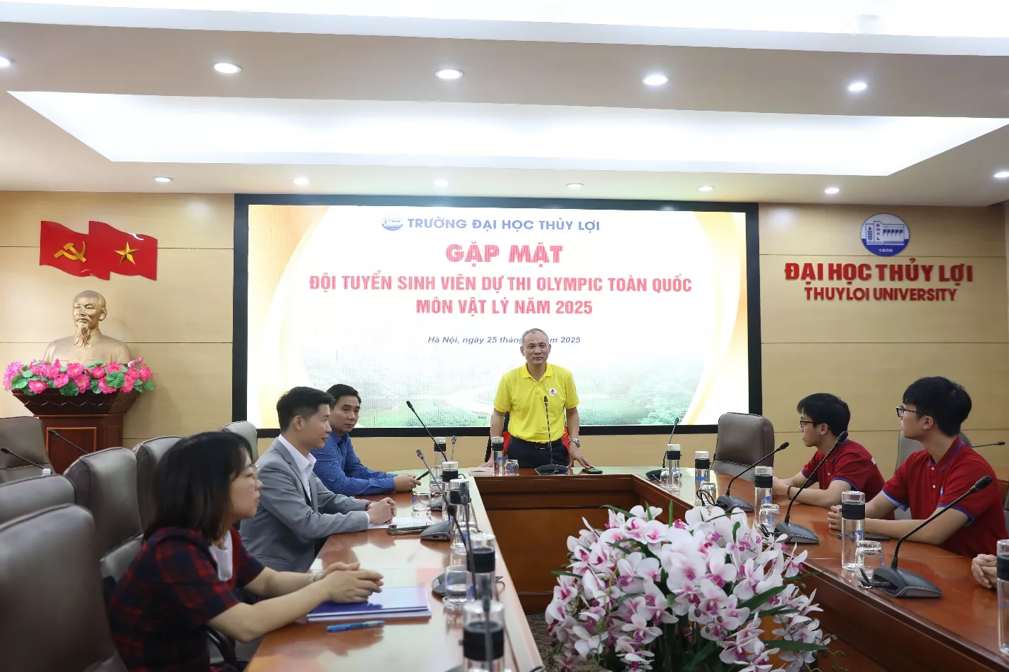 Trường Đại học Thủy lợi gặp mặt đội tuyển sinh viên dự Olympic Vật lý toàn quốc năm 2025