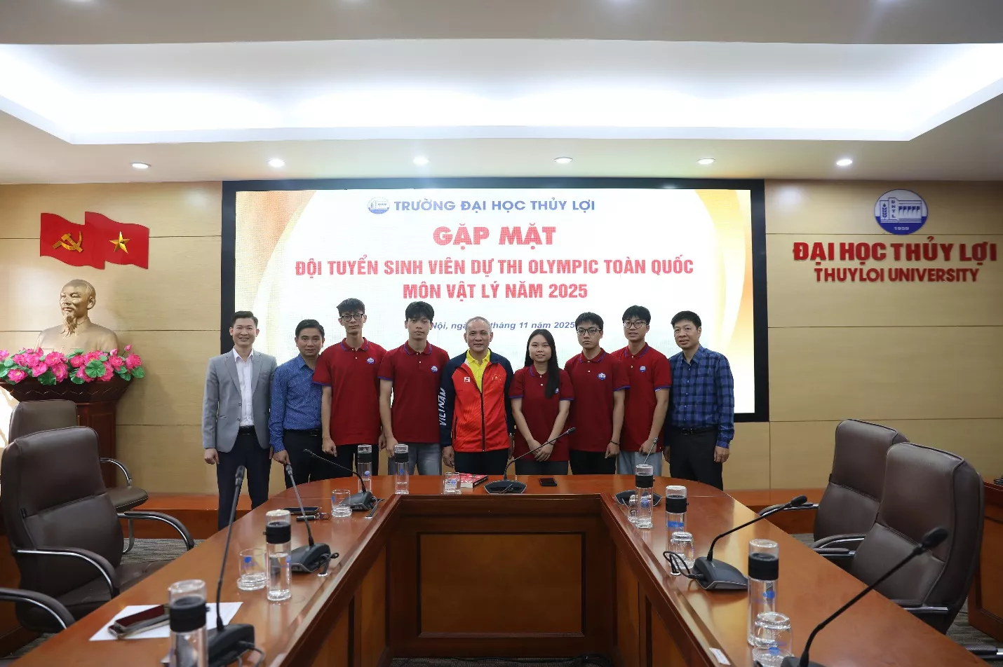 Trường Đại học Thủy lợi gặp mặt đội tuyển sinh viên dự Olympic Vật lý toàn quốc năm 2025