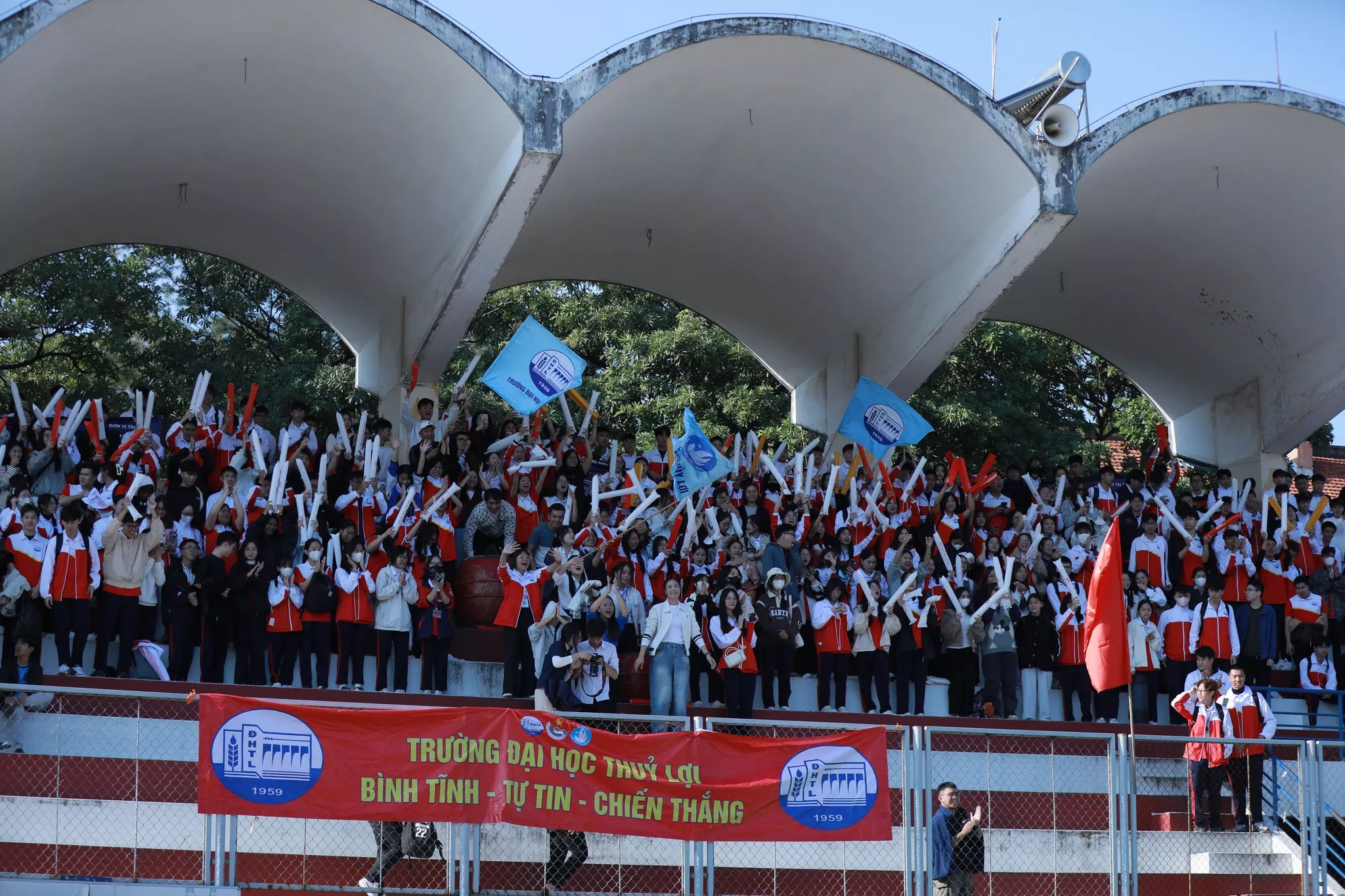 Đội tuyển bóng đá giành 9 điểm tuyệt đối, hiên ngang tiến vào Top 8 đội mạnh nhất toàn quốc