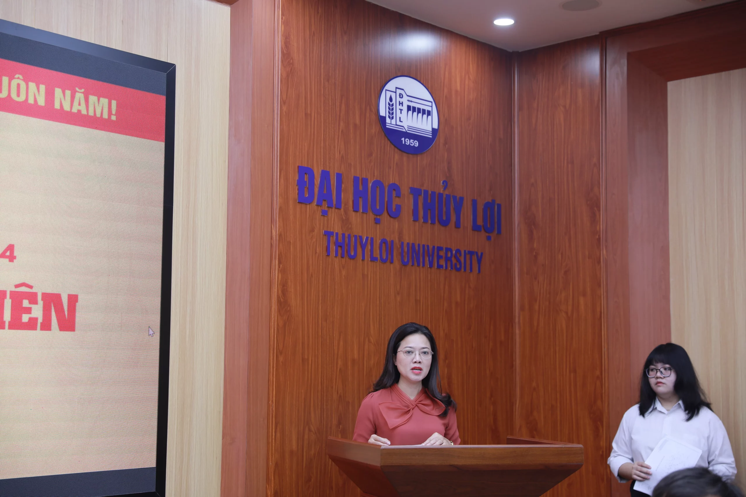 Chi bộ Công nghệ thông tin 4 kết nạp 4 Đảng viên là sinh viên Trường Đại học Thủy lợi